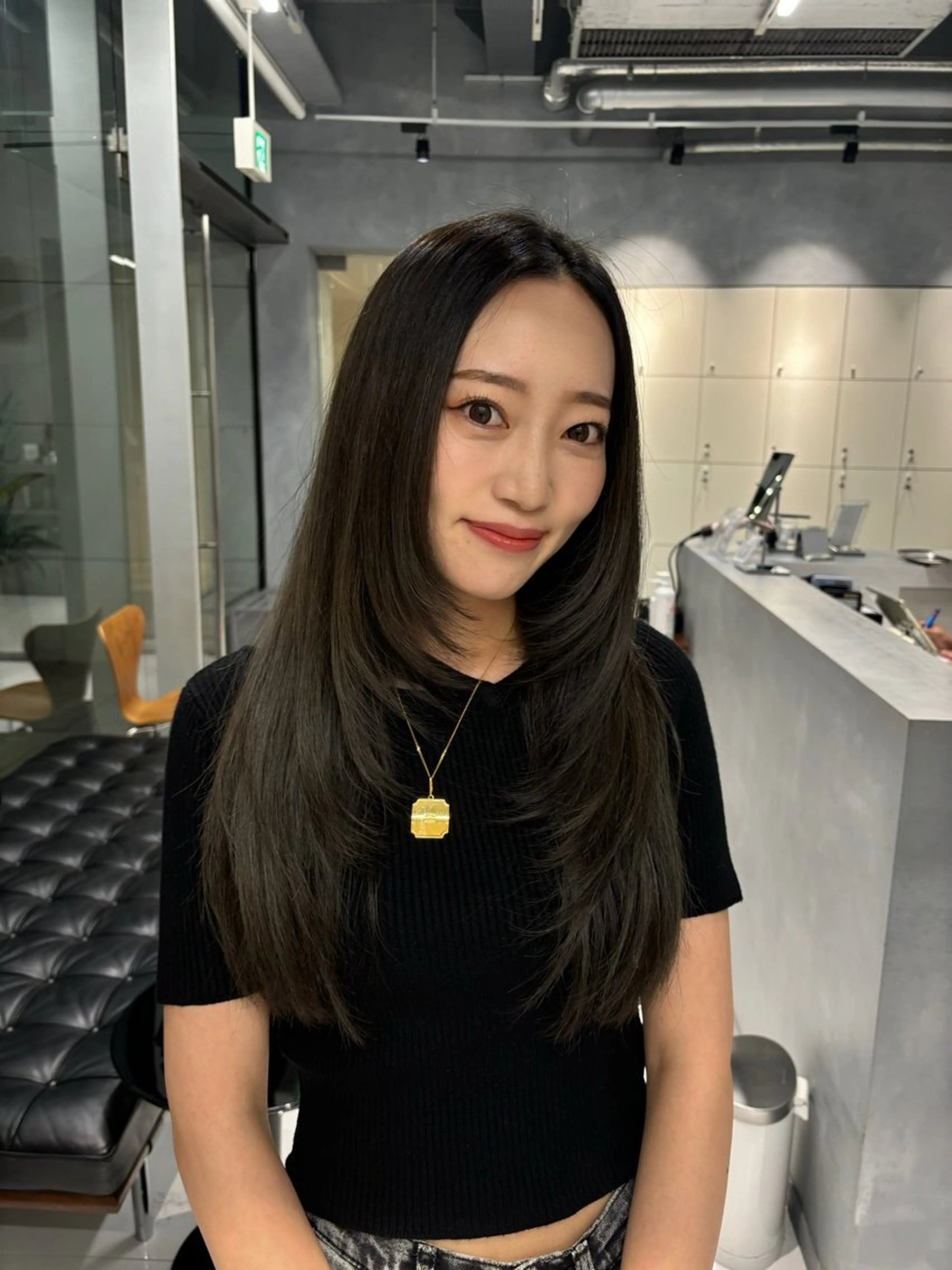 セミロング カラー レイヤーカット トリートメント 飯ヶ谷 成海のヘアスタイル