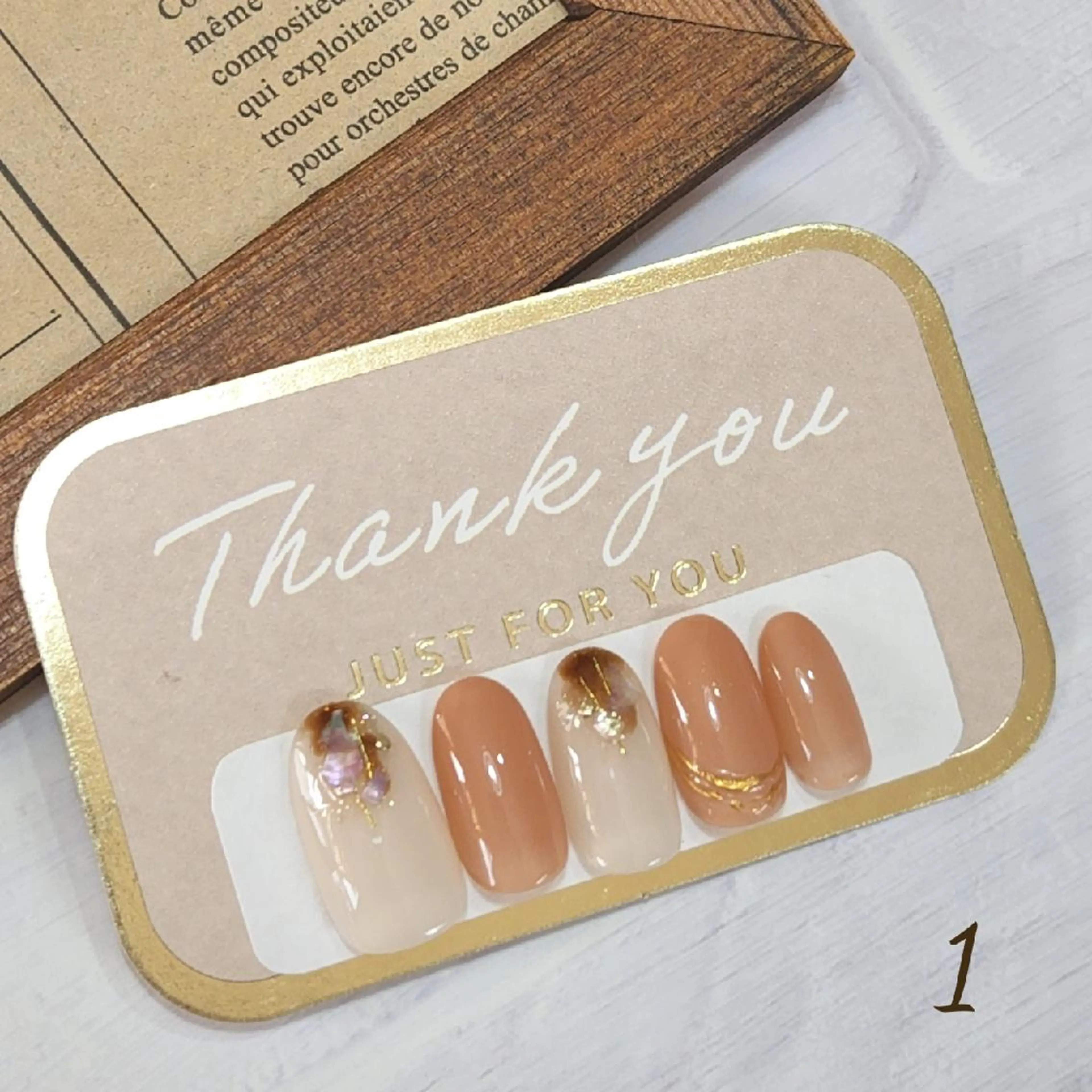 ミディアム   BENNIEのネイルデザイン