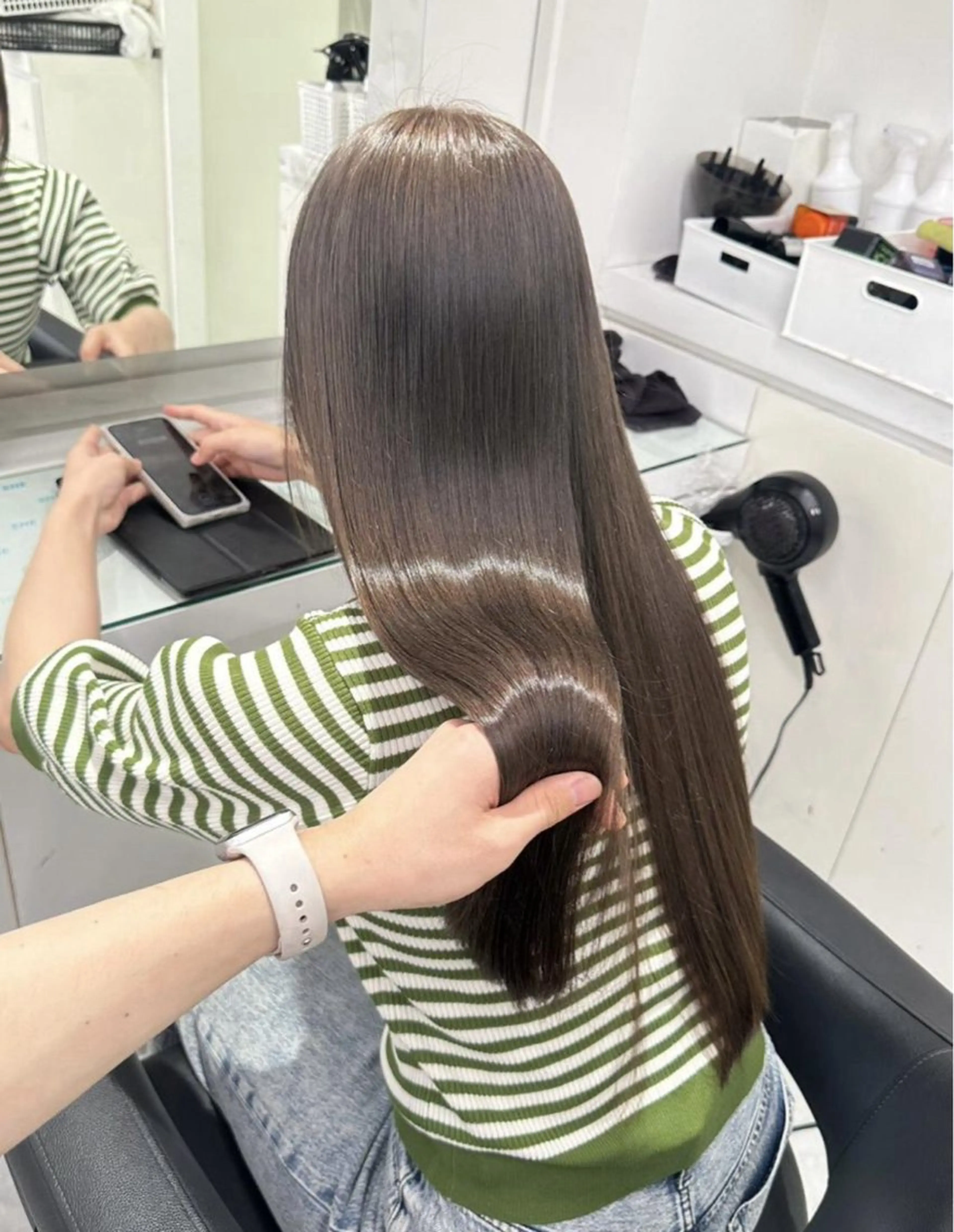 ロング カット ヘアカラー トリートメント 韓国ヘア/ブリーチ無 しWカラー/オリーブのヘアスタイル