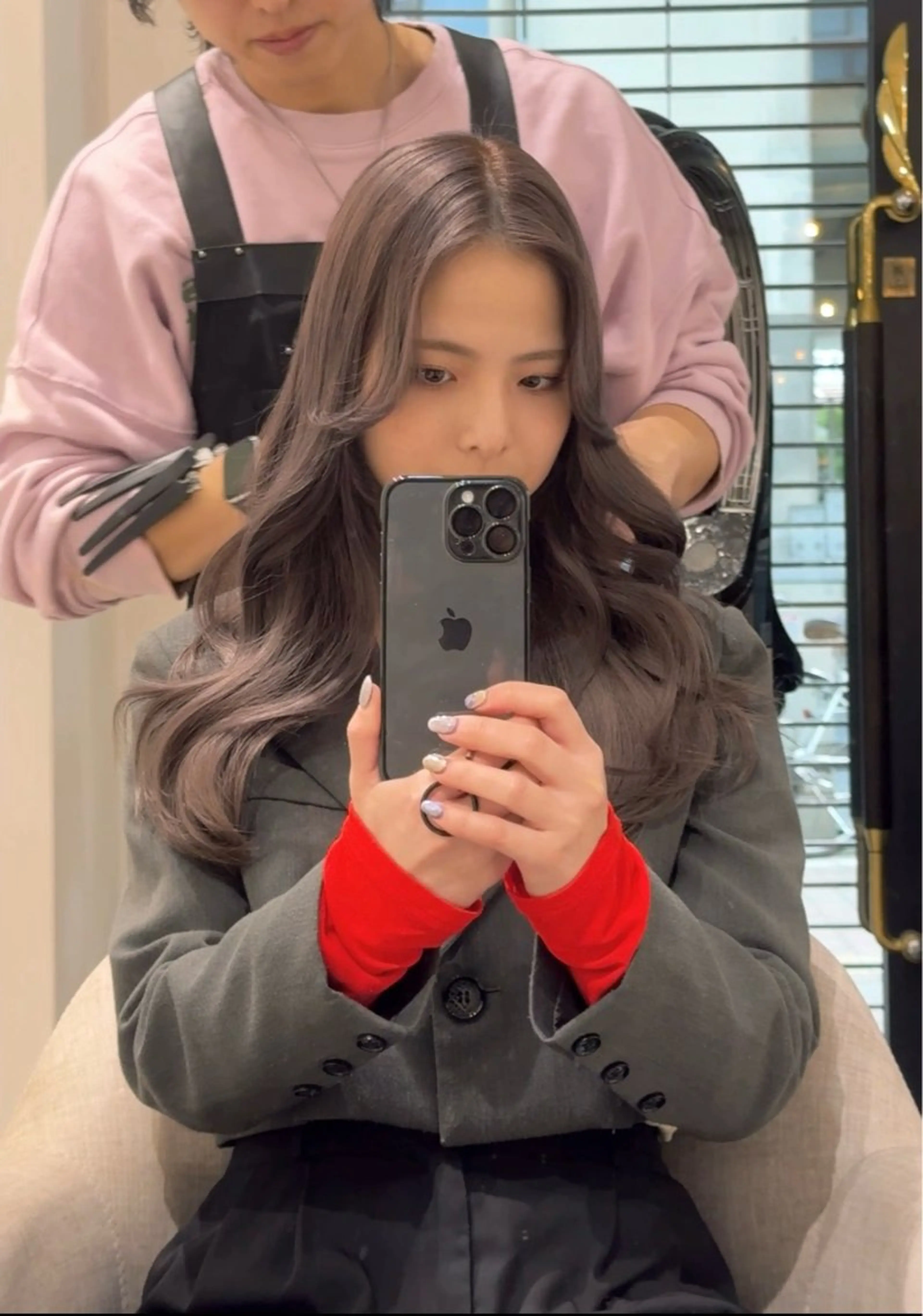 ロング カラー ブリーチ ブリーチなしカラー くびれヘア 顔まわりレイヤー 顔周りカット ヘアカラー トリートメント 髪質改善カラー× 美髪ストレート前出のヘアスタイル