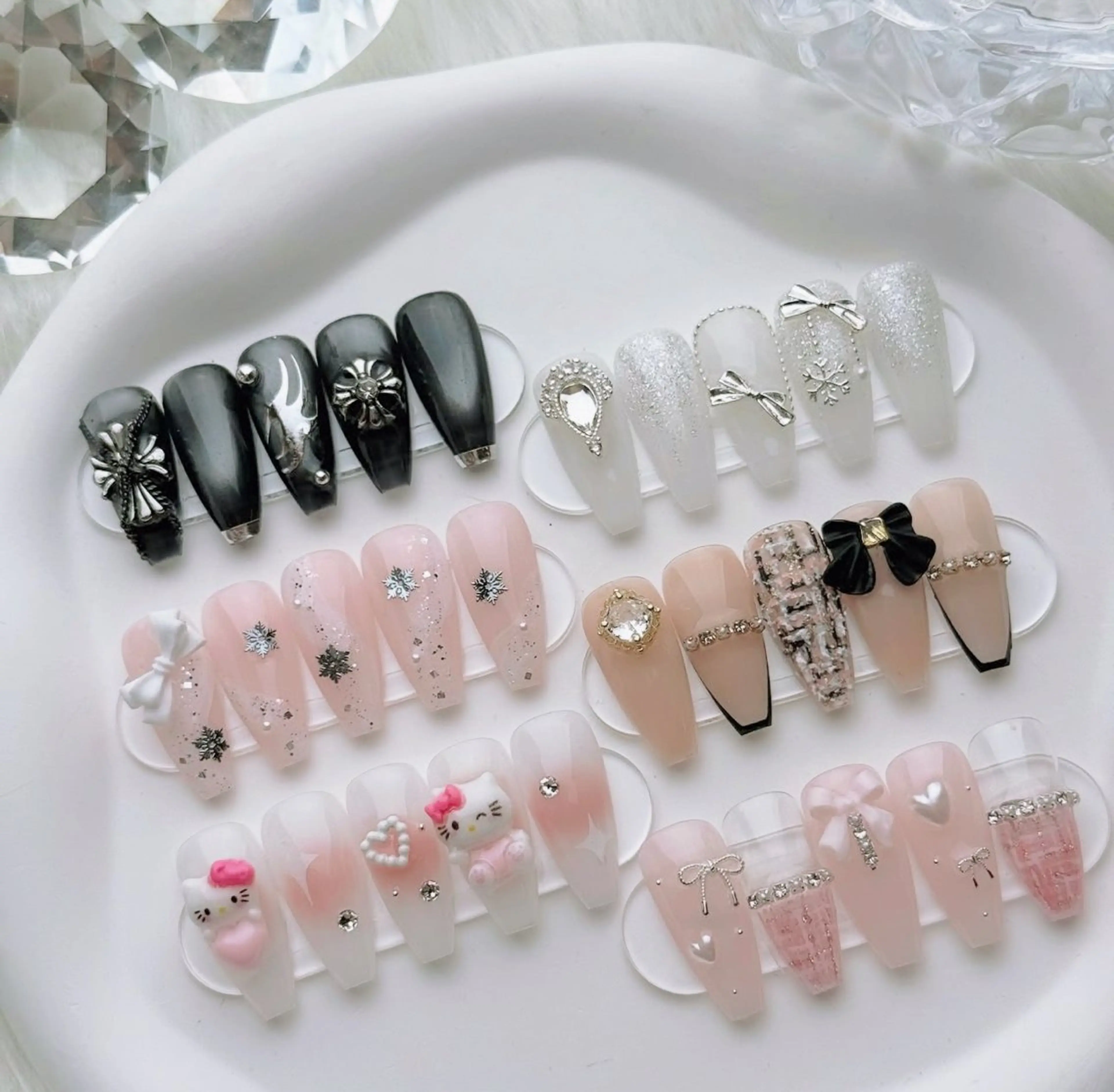 ネイル ハンドネイル ハンドケア いちご ちゃんのネイルデザイン