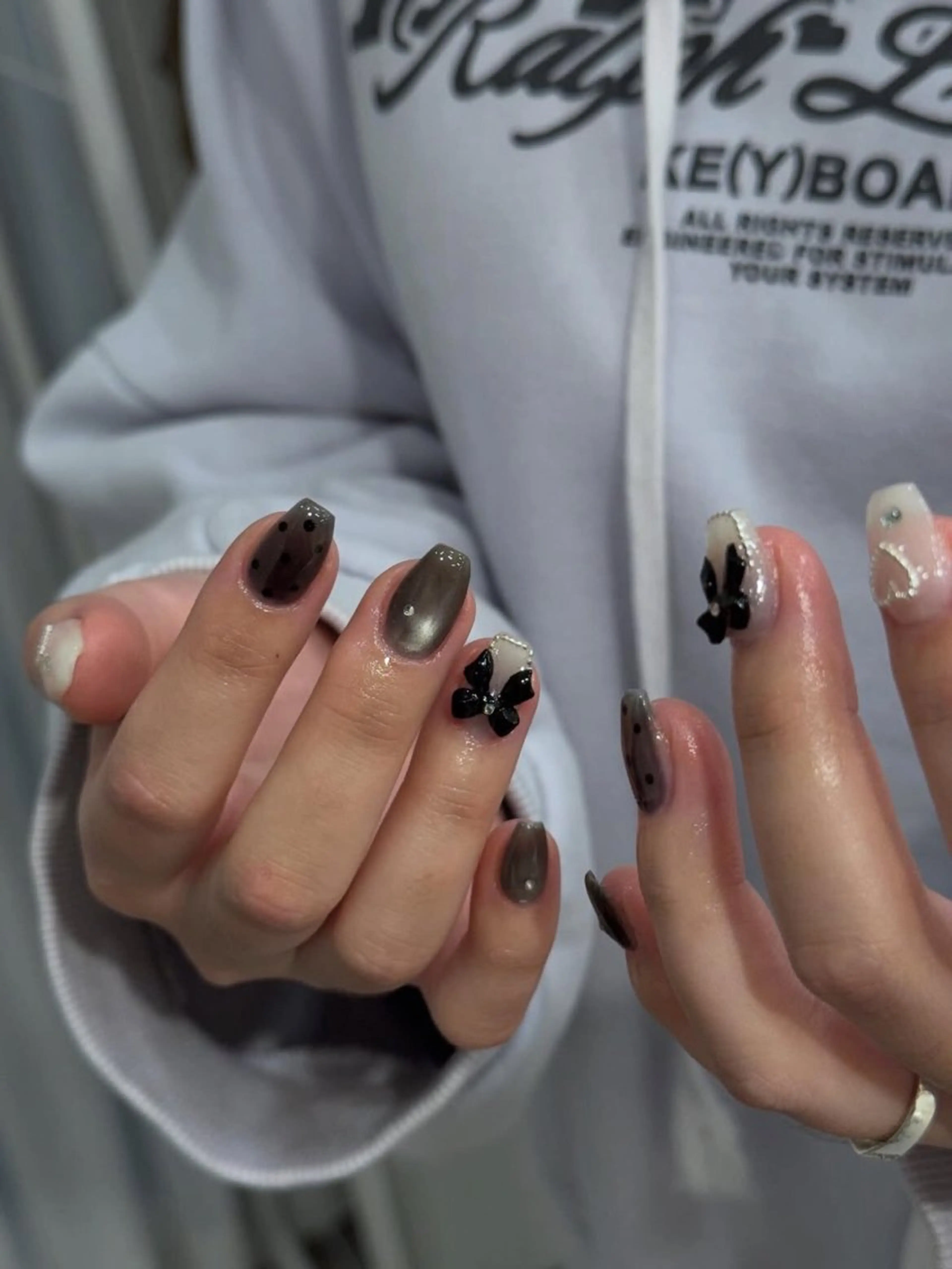 ネイル グラデーション ラメ(グリッター) マグネットネイル ミラーネイル ニュアンスネイル ハンドネイル Lumi de nailsのネイルデザイン