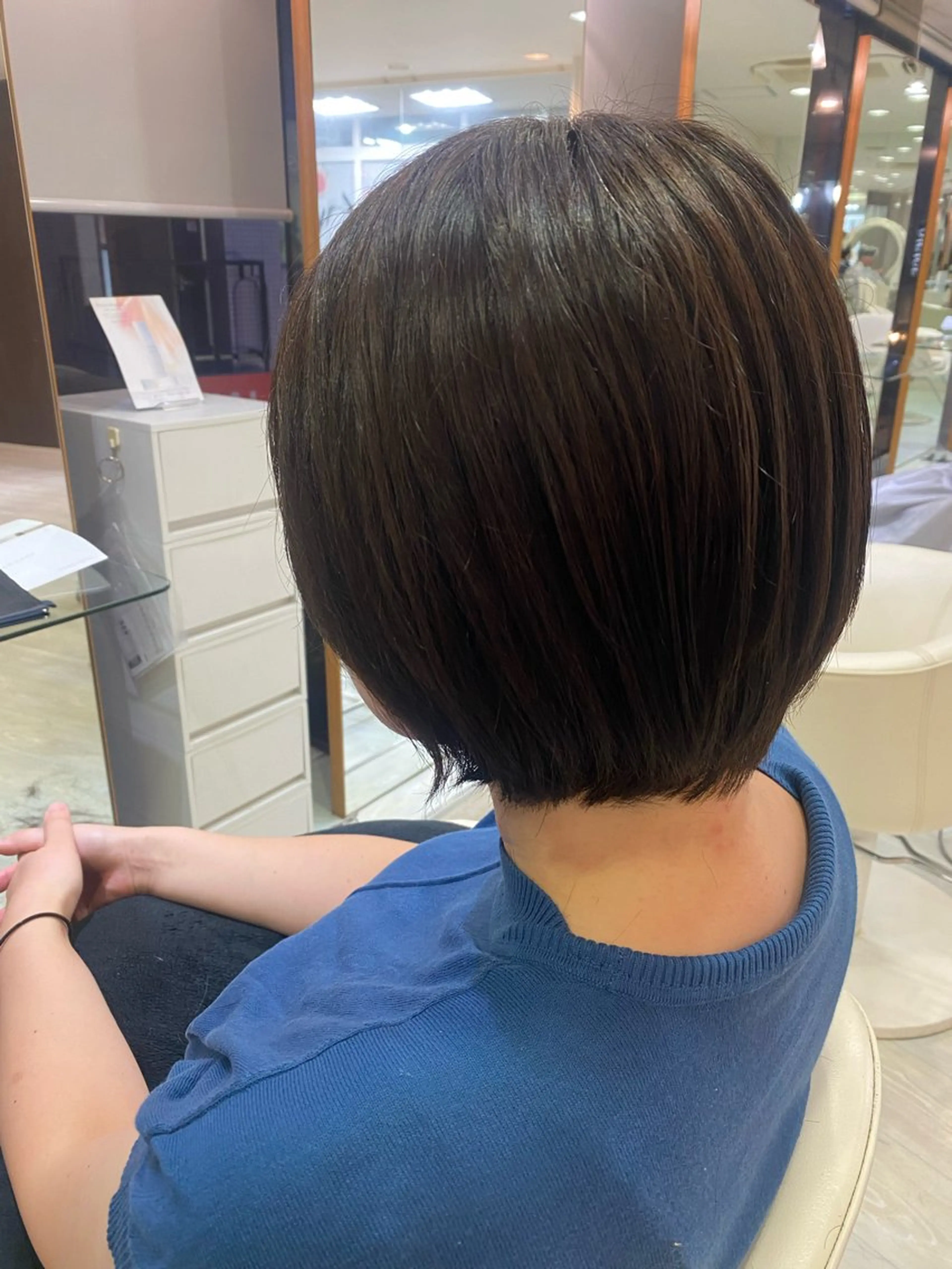 ショート ボブ レイヤーカット 鬼澤 なお子のヘアスタイル