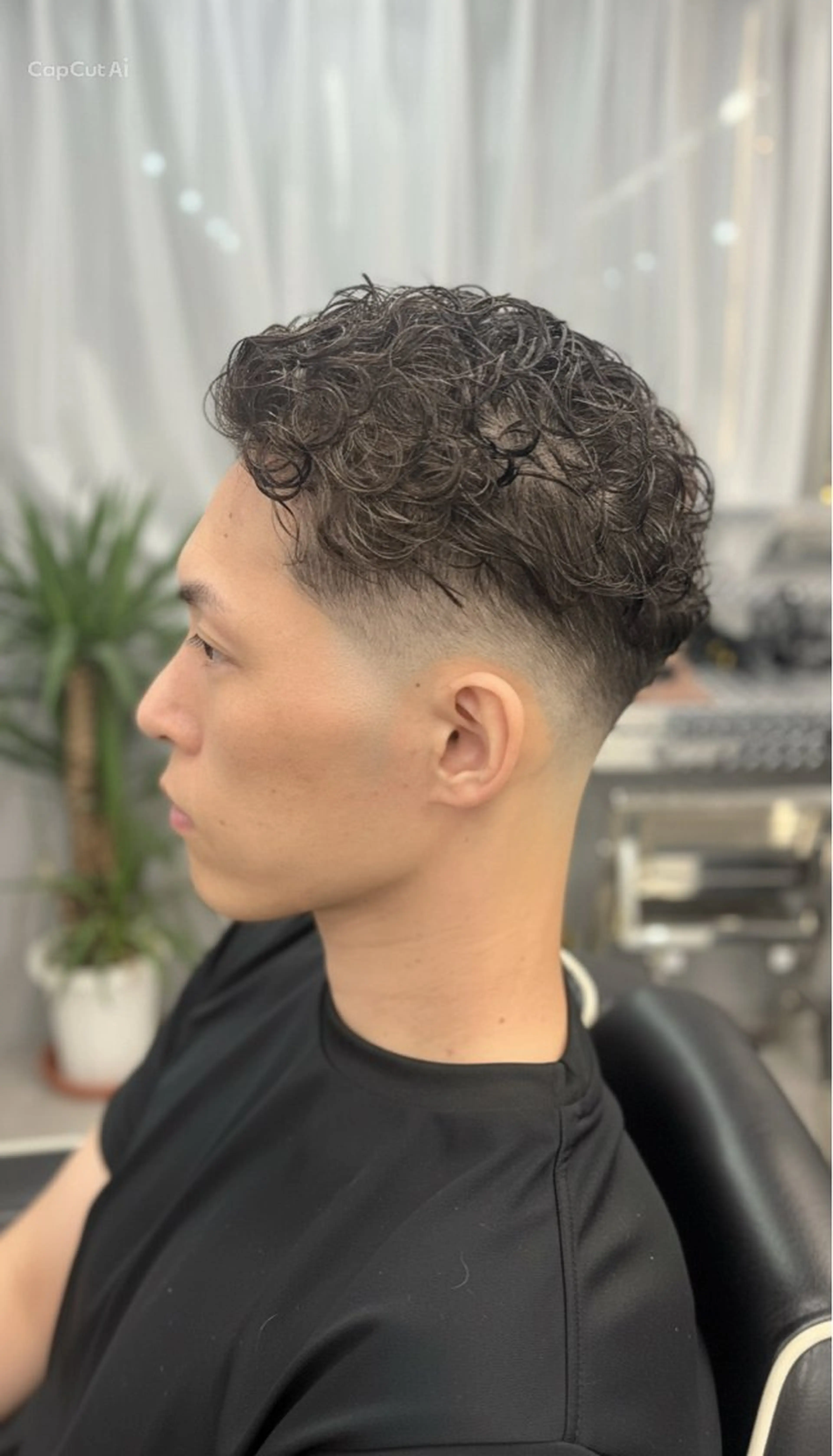 ミディアム パーマ メンズ カット パーマ ヘアセット 刈部倶楽舞 サスガのヘアスタイル