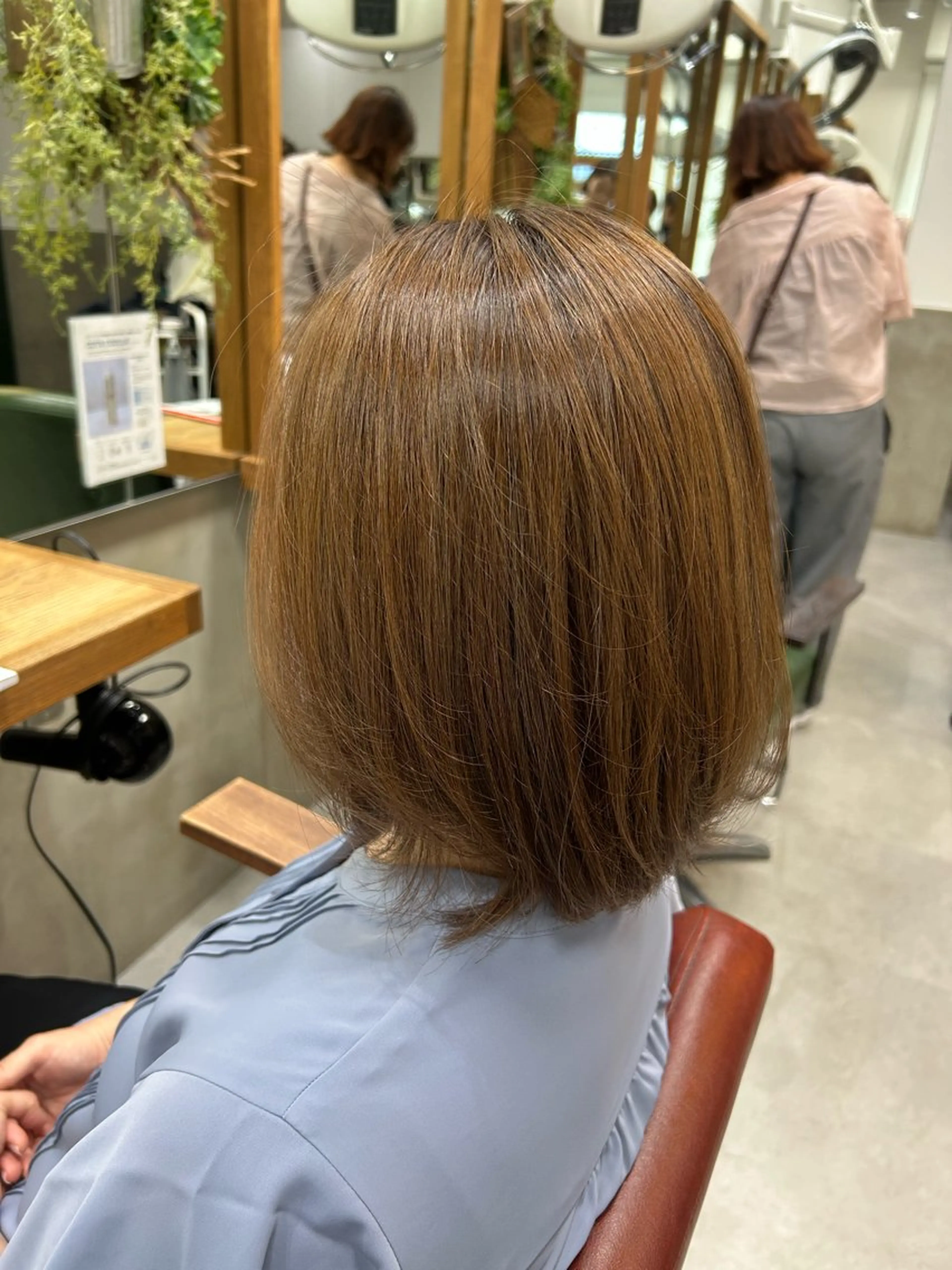 ショート カラー アッシュ 透明感カラー カット ヘアカラー トリートメント 若狭 彩花のヘアスタイル