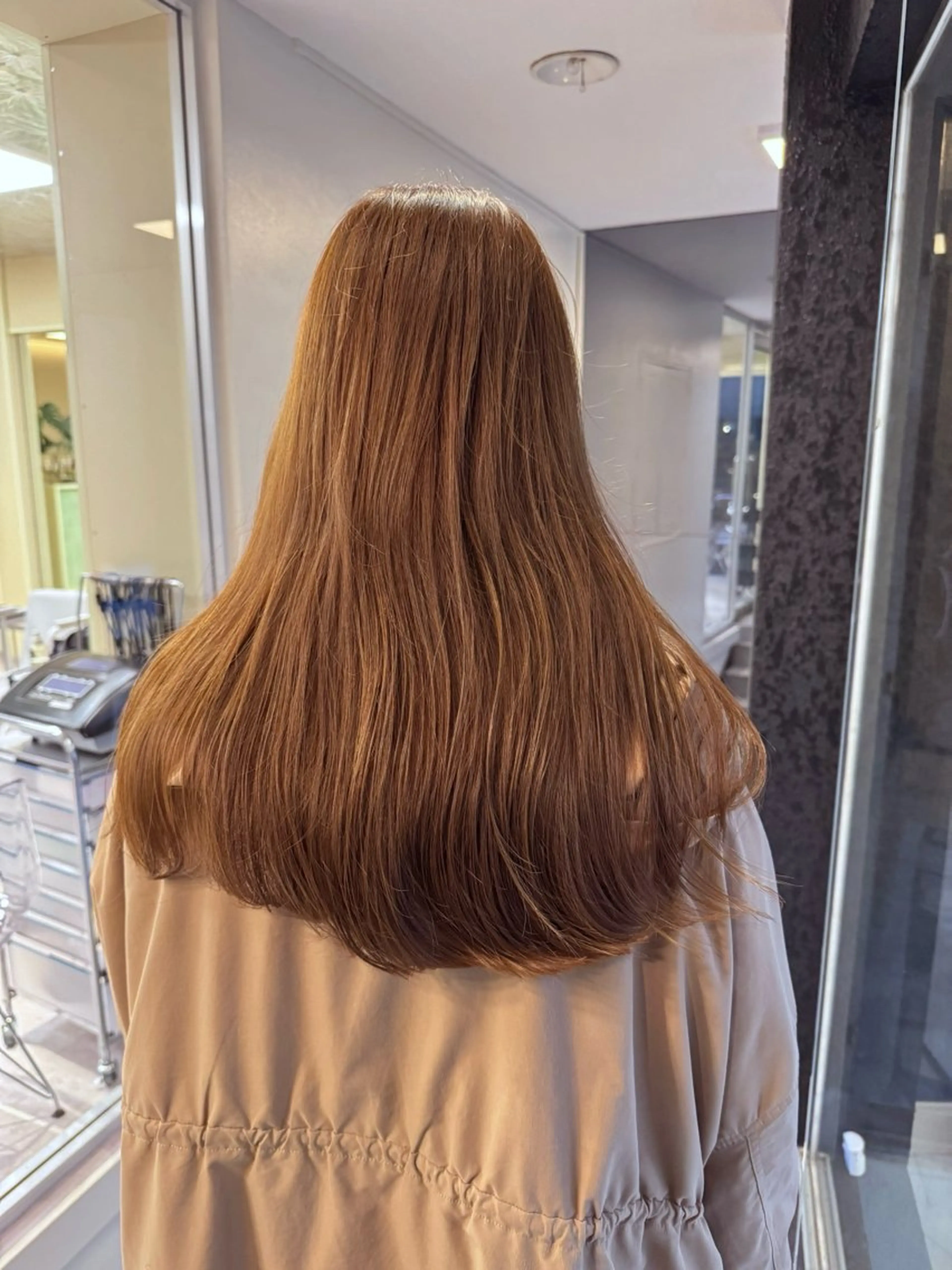 ロング カラー ヘアカラー トリートメント ナチュラルに目を惹く デザイン/KOHNOのヘアスタイル