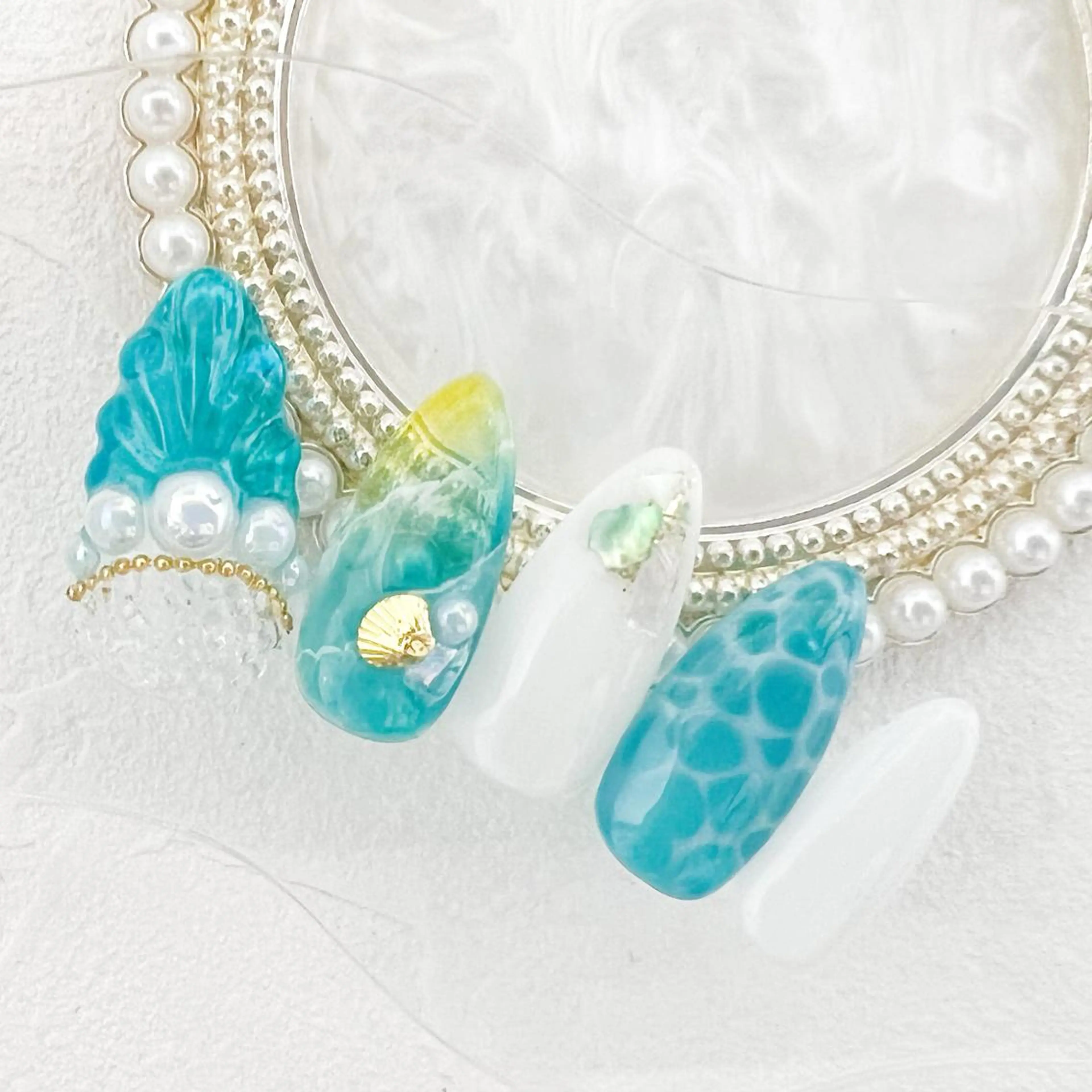 ネイル ニュアンスネイル 夏ネイル rouse nail RISATOのネイルデザイン