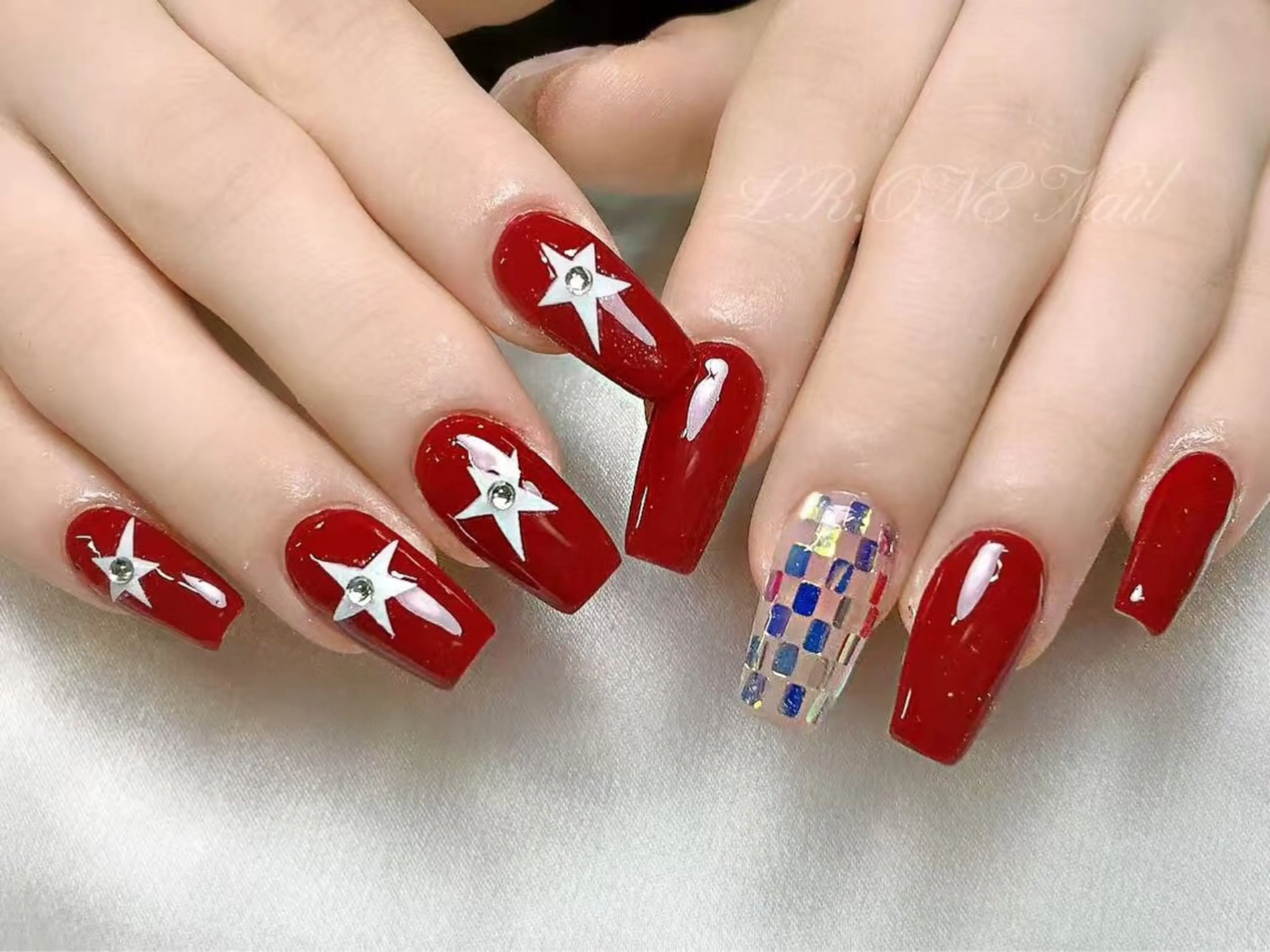 ネイル ハンドネイル LR.ONE ヨウのネイルデザイン