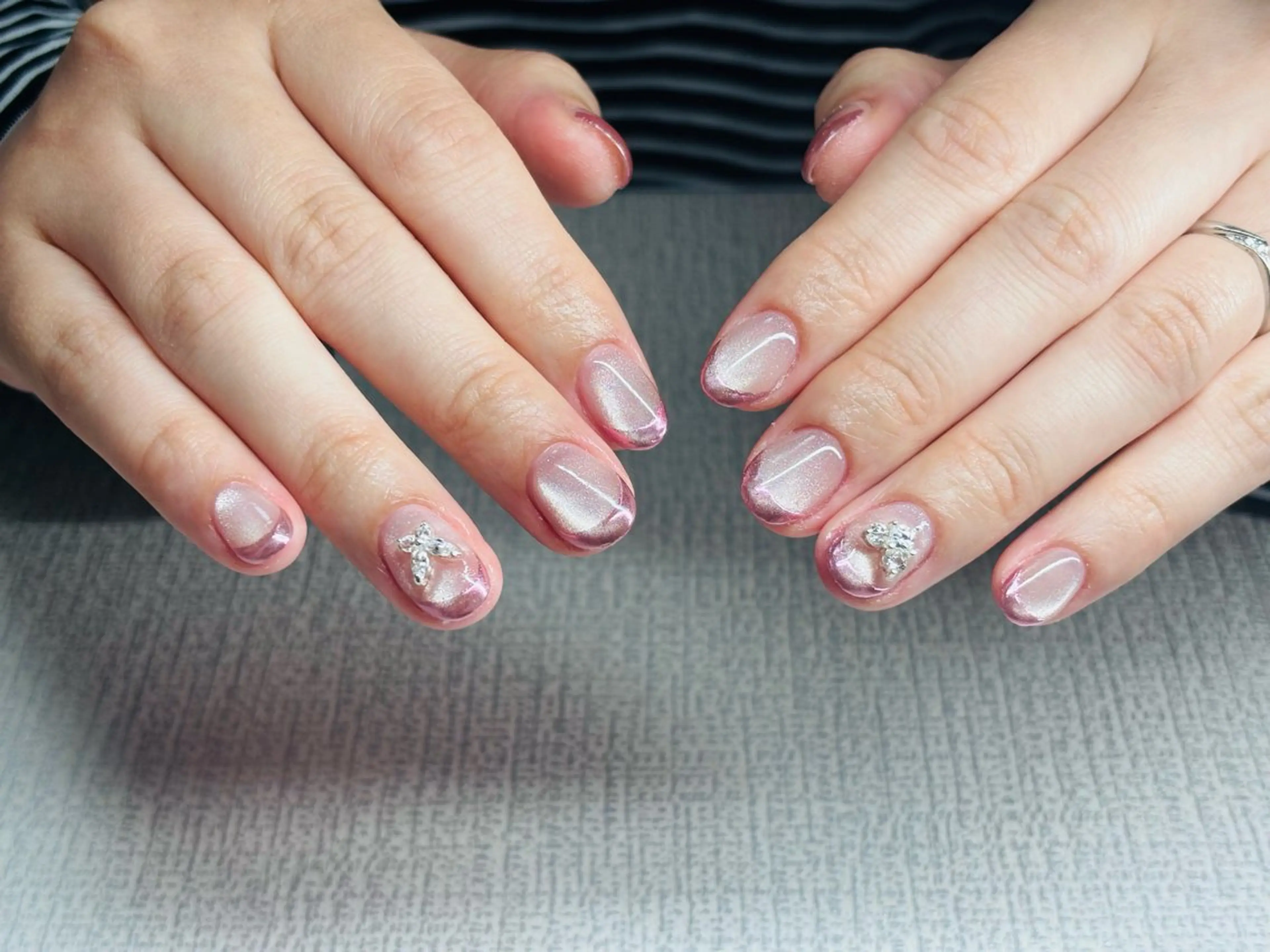 ネイル フレンチネイル マグネットネイル ミラーネイル Odon Beauty  nail  salon所属・VIP TRENDYのネイルデザイン