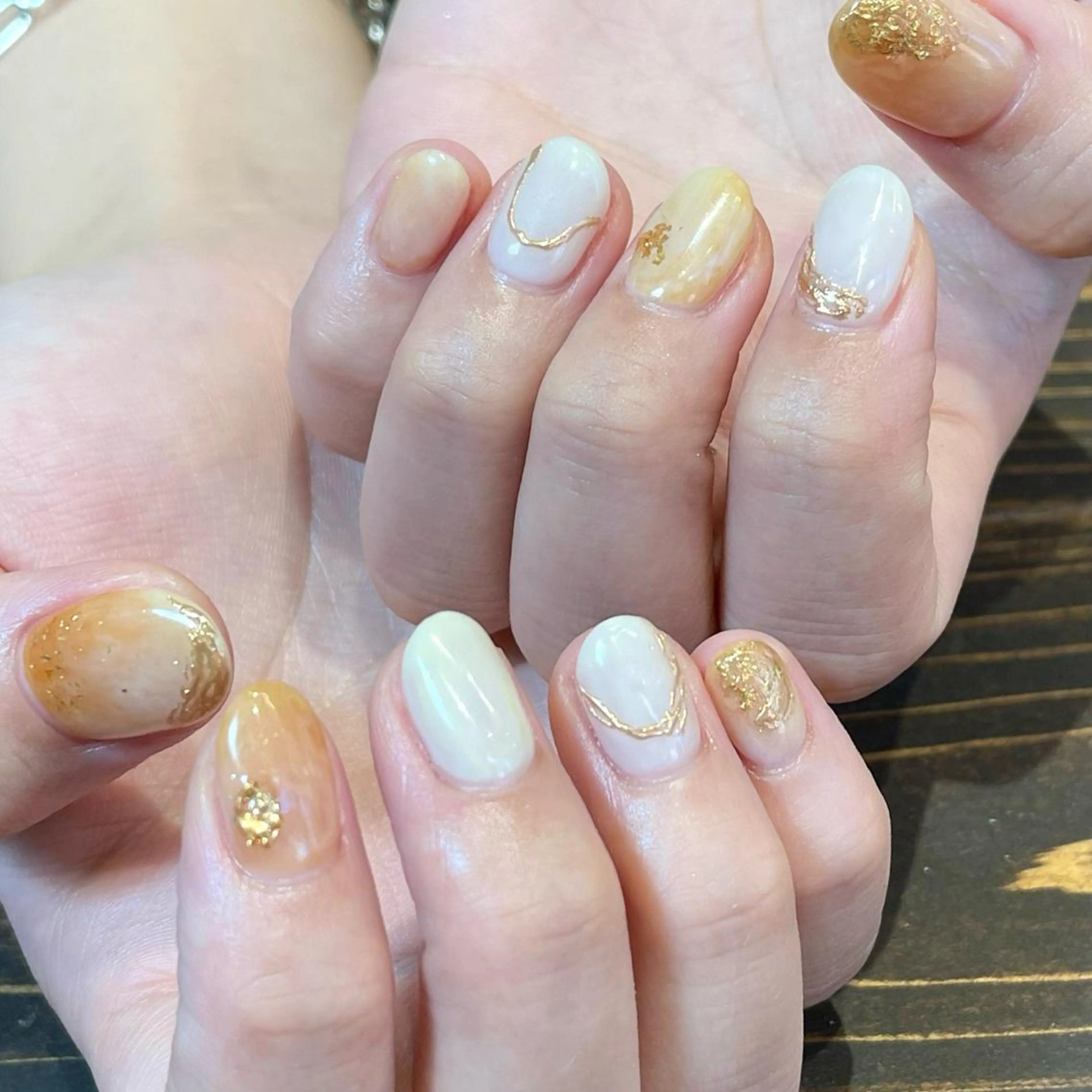 ネイル アートネイル ジェルネイル ニュアンスネイル オフィスネイル シンプルネイル ハンドネイル kinjo yuaのネイルデザイン