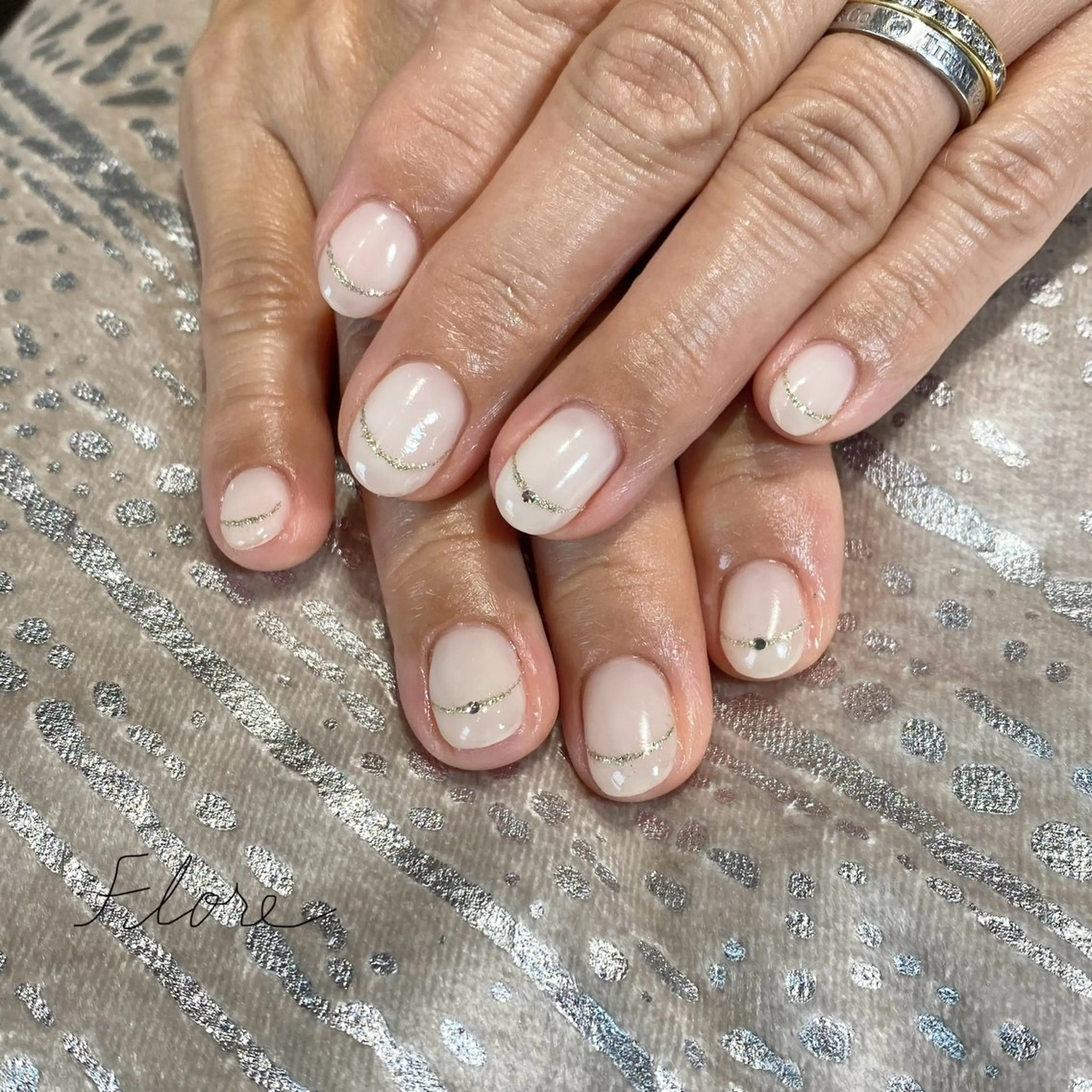 ネイル Flore (フロール)の眉毛・アイブロウイメージ