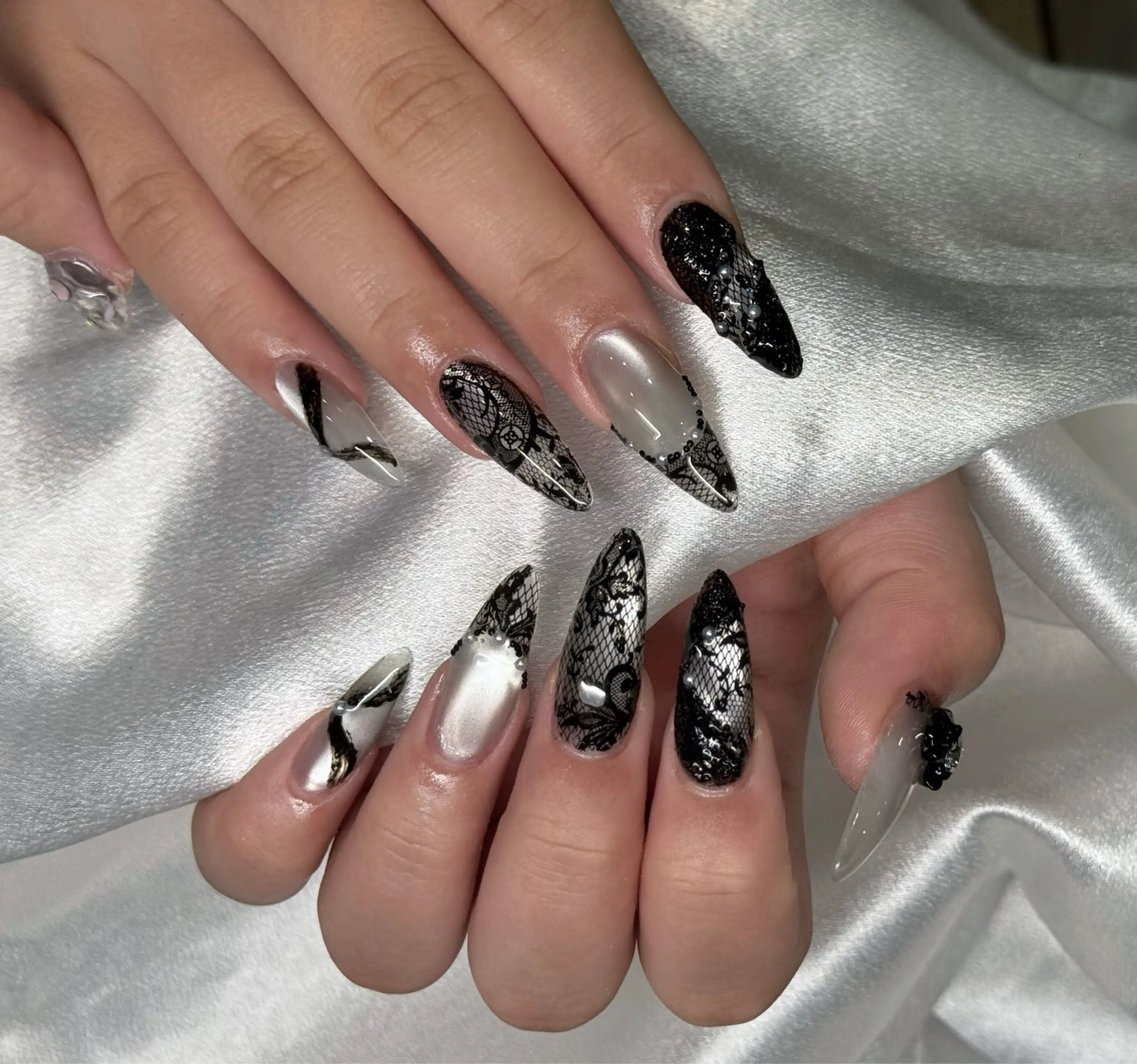 ネイル フラワーネイル ハート レース ロングネイル 春ネイル ハンドネイル MILO 168 池袋のネイルデザイン