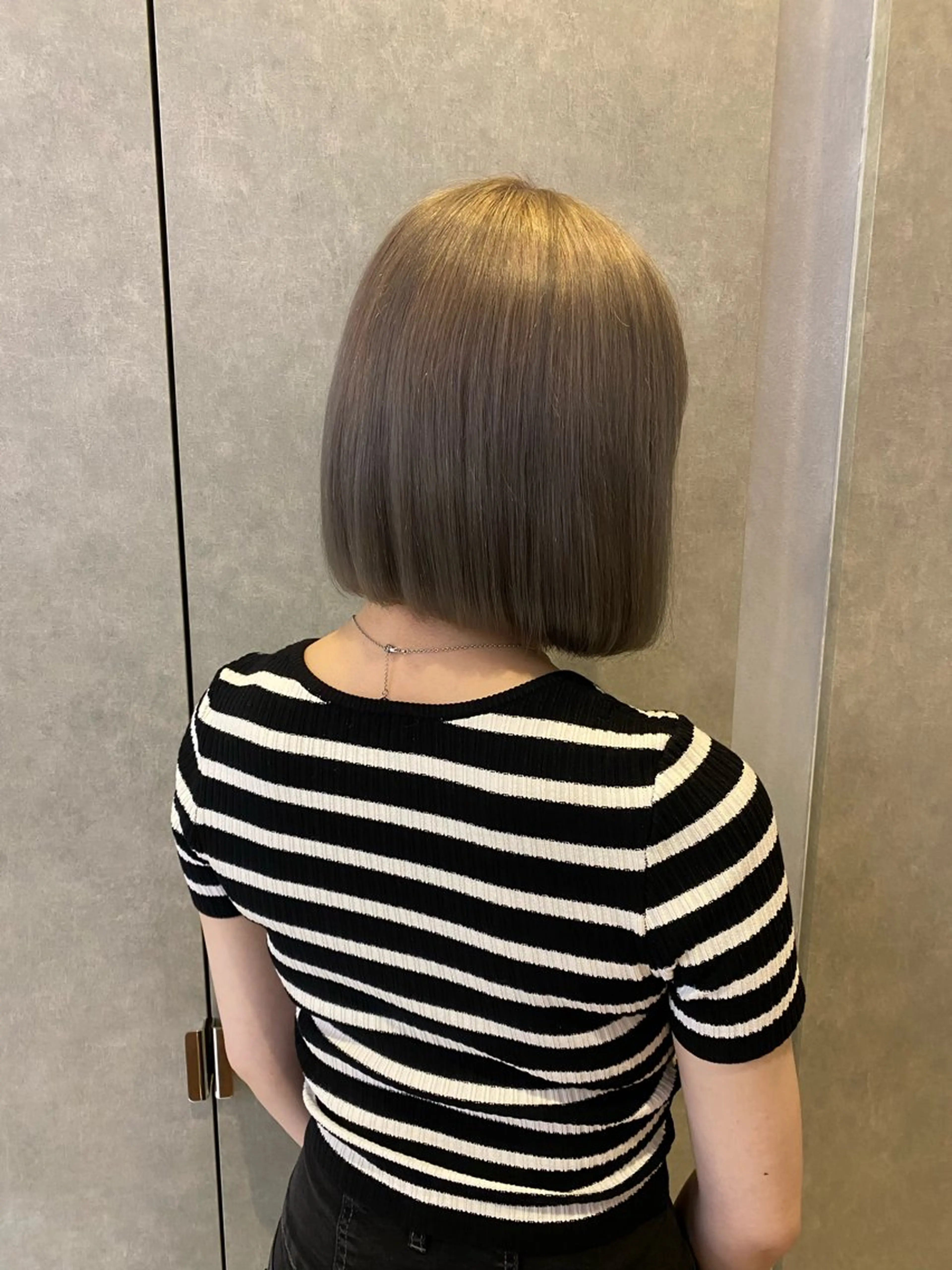 ミディアム 宮本 実璃のヘアスタイル
