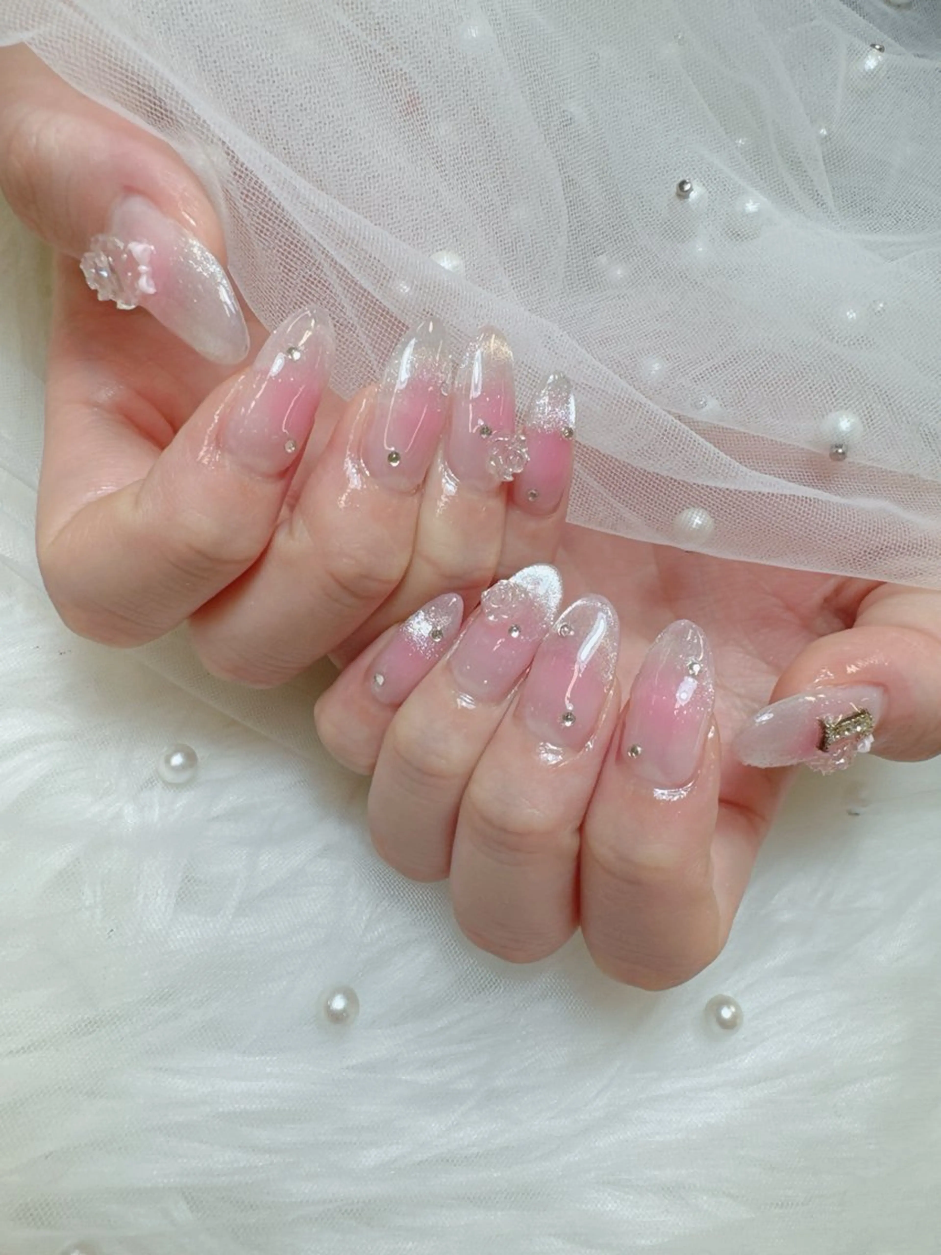 ネイル フレンチネイル ガラスフレンチ キラキラネイル マグネットネイル マグネットフレンチ ハンドネイル Queeens nailのネイルデザイン
