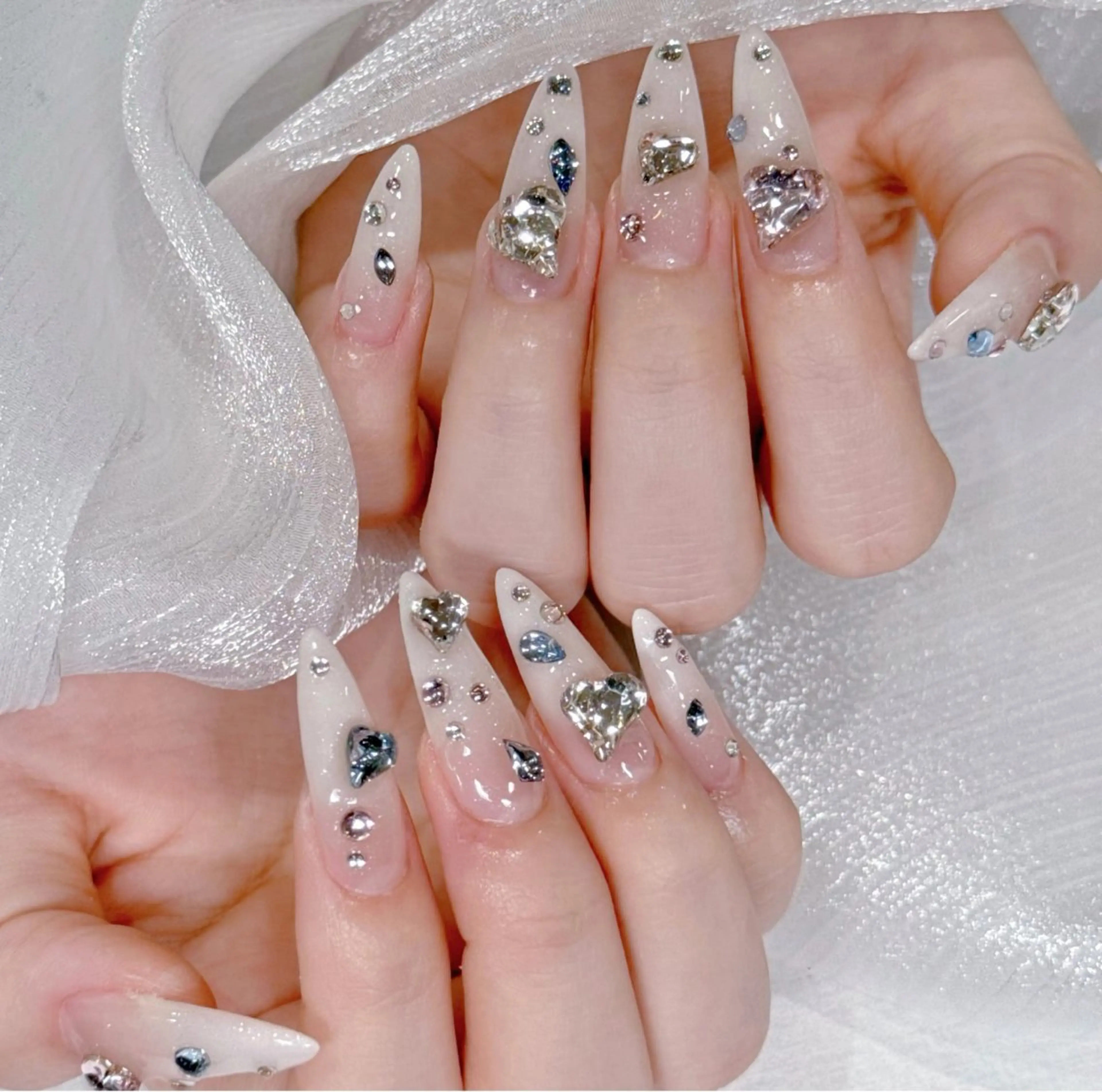 ネイル オーロラネイル ブルー チークネイル フットネイル フレンチネイル ハンドネイル REI NAのネイルデザイン