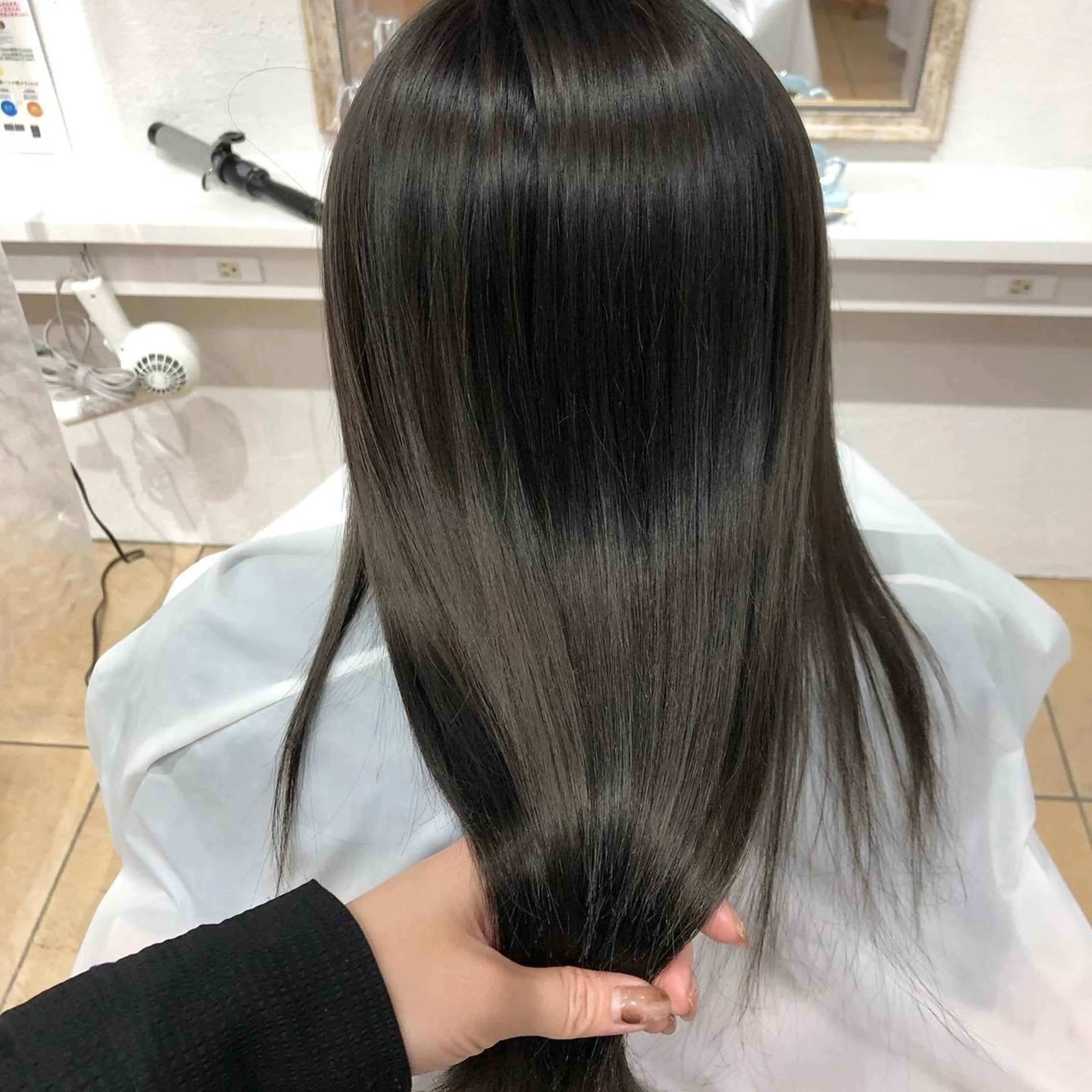 ロング カット ヘアカラー トリートメント ＨＩ ROのヘアスタイル