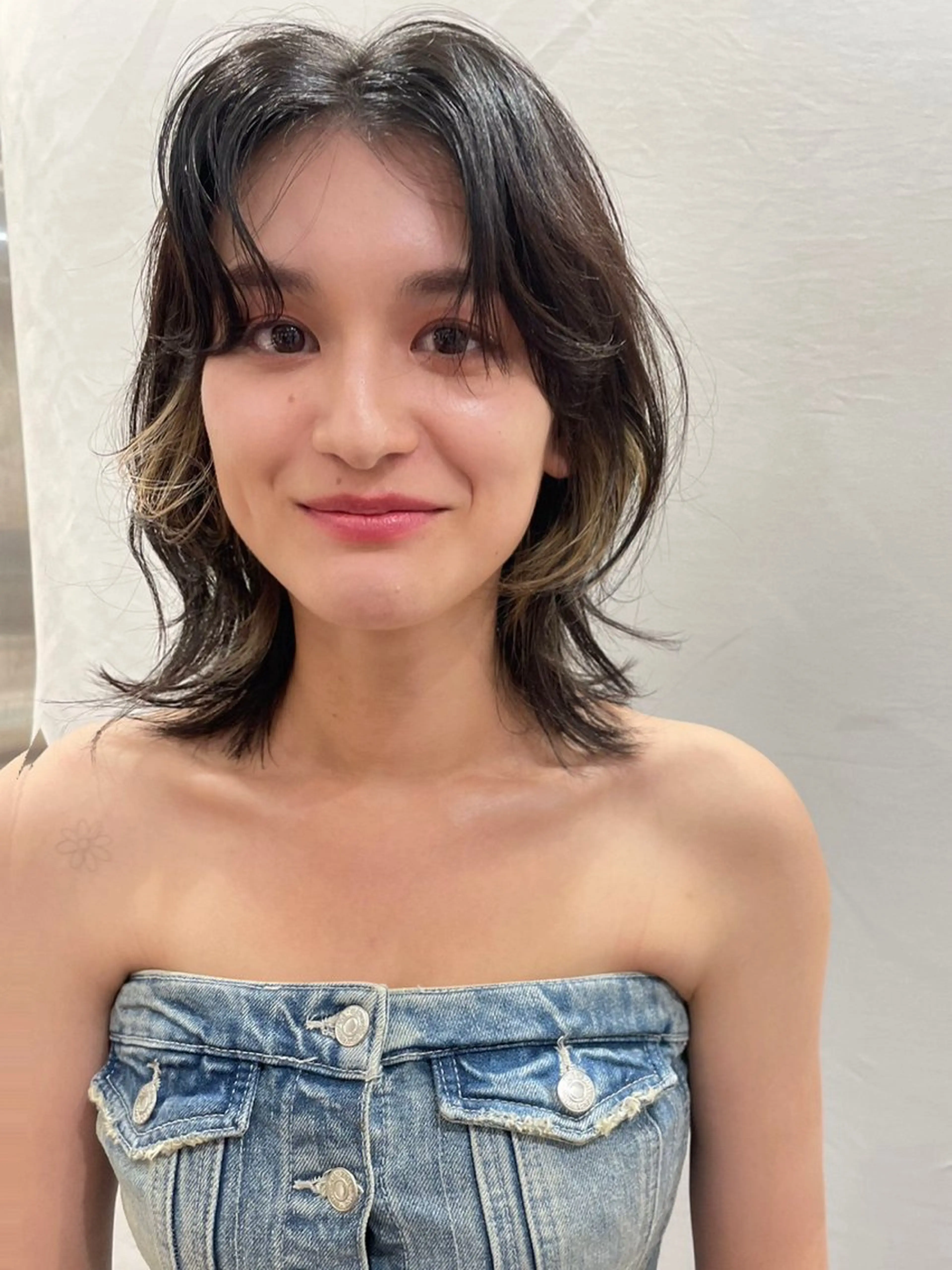 セミロング カラー パーマ ヘアアレンジ セミロングパーマ インナーカラー ウルフカット ️ちば🩵JILLE 恵比寿 透明感カラーのヘアスタイル