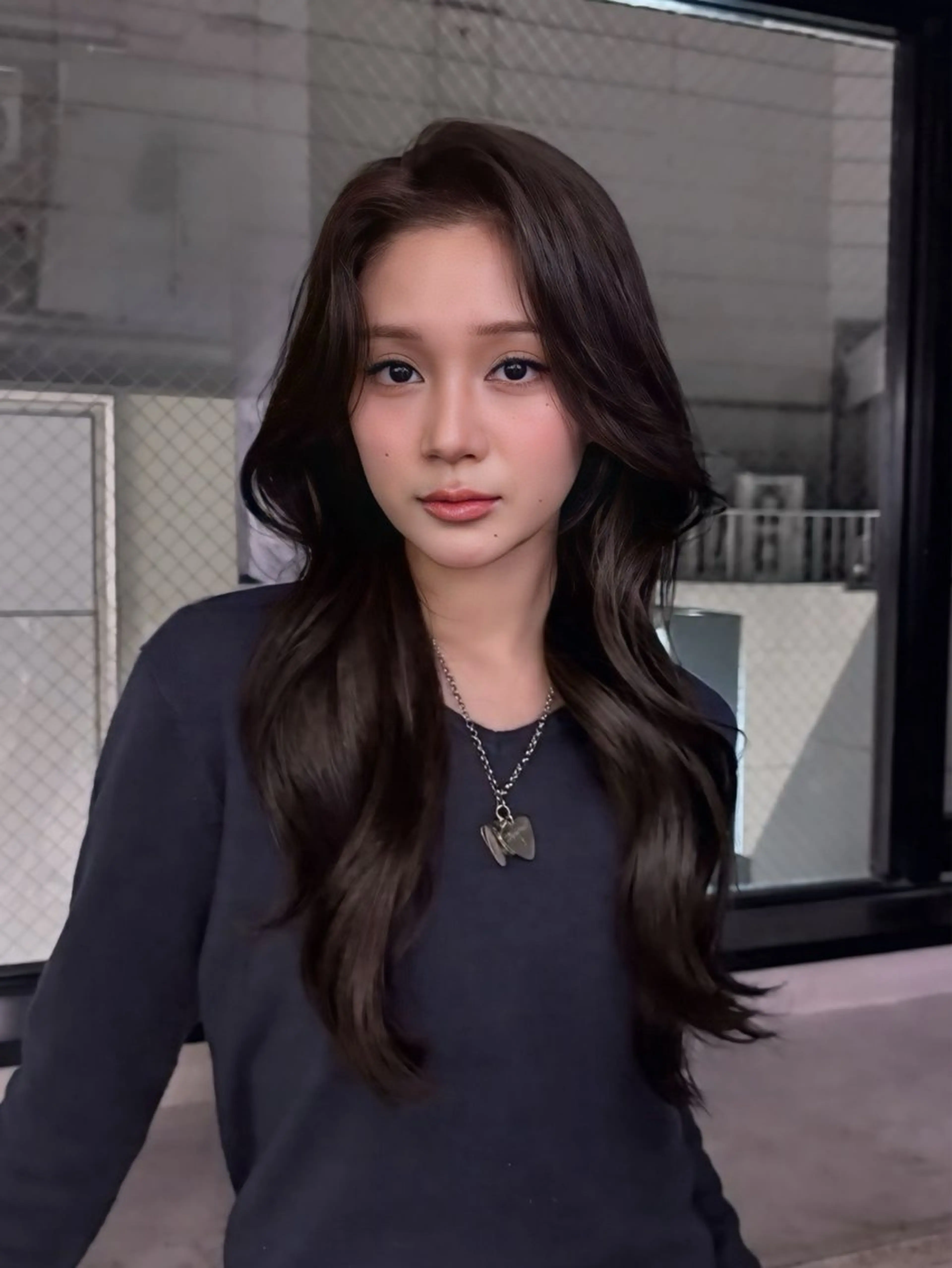 ロング カラー 透明感カラー グレージュ 韓国風ヘア レイヤーカット 似合わせカット カット ヘアカラー リクト /レイヤーカットのヘアスタイル