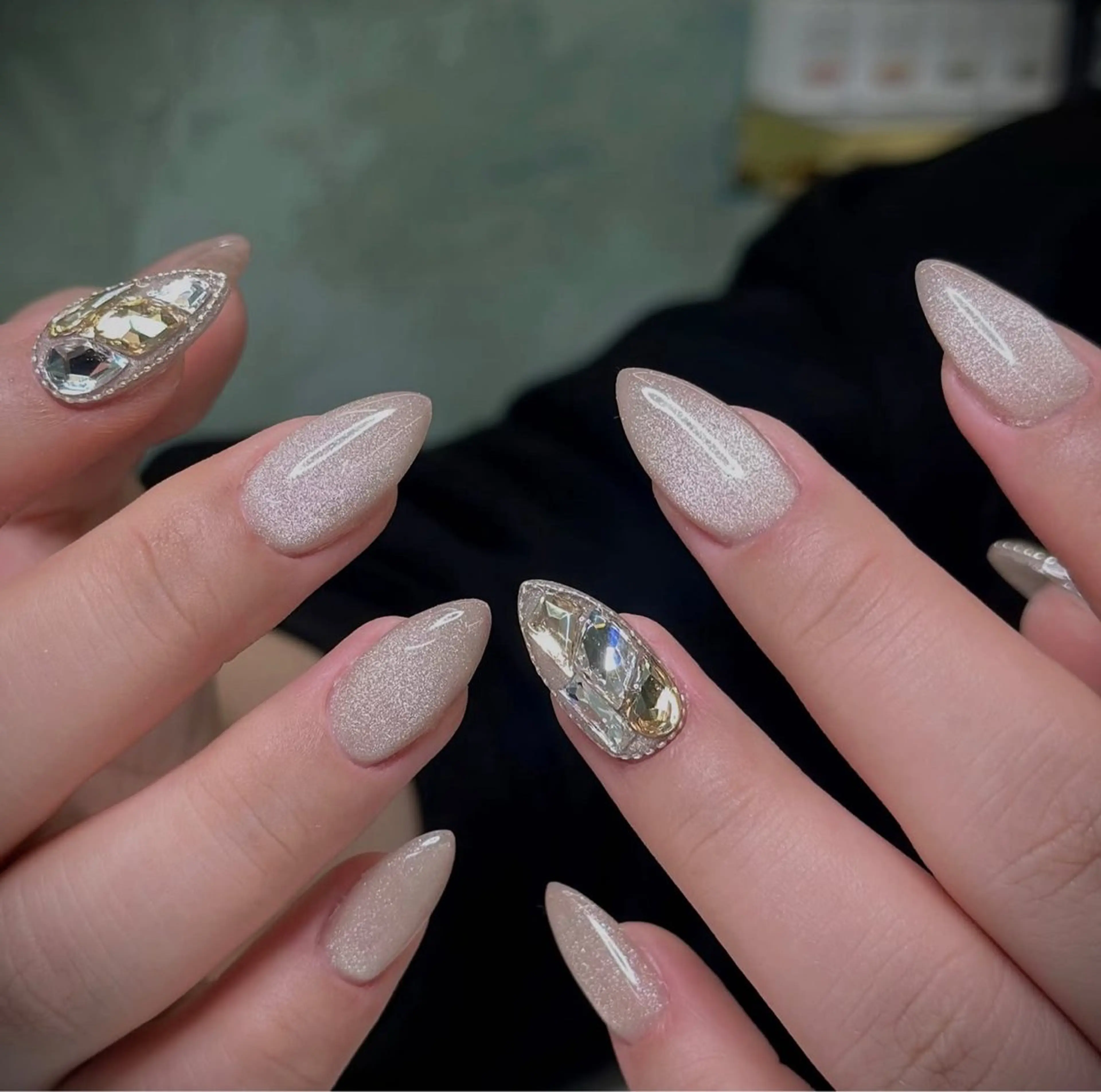 ネイル アニマル柄 オーロラネイル チークネイル フラッシュネイル ジェルネイル ハンドネイル Tira Nailのネイルデザイン