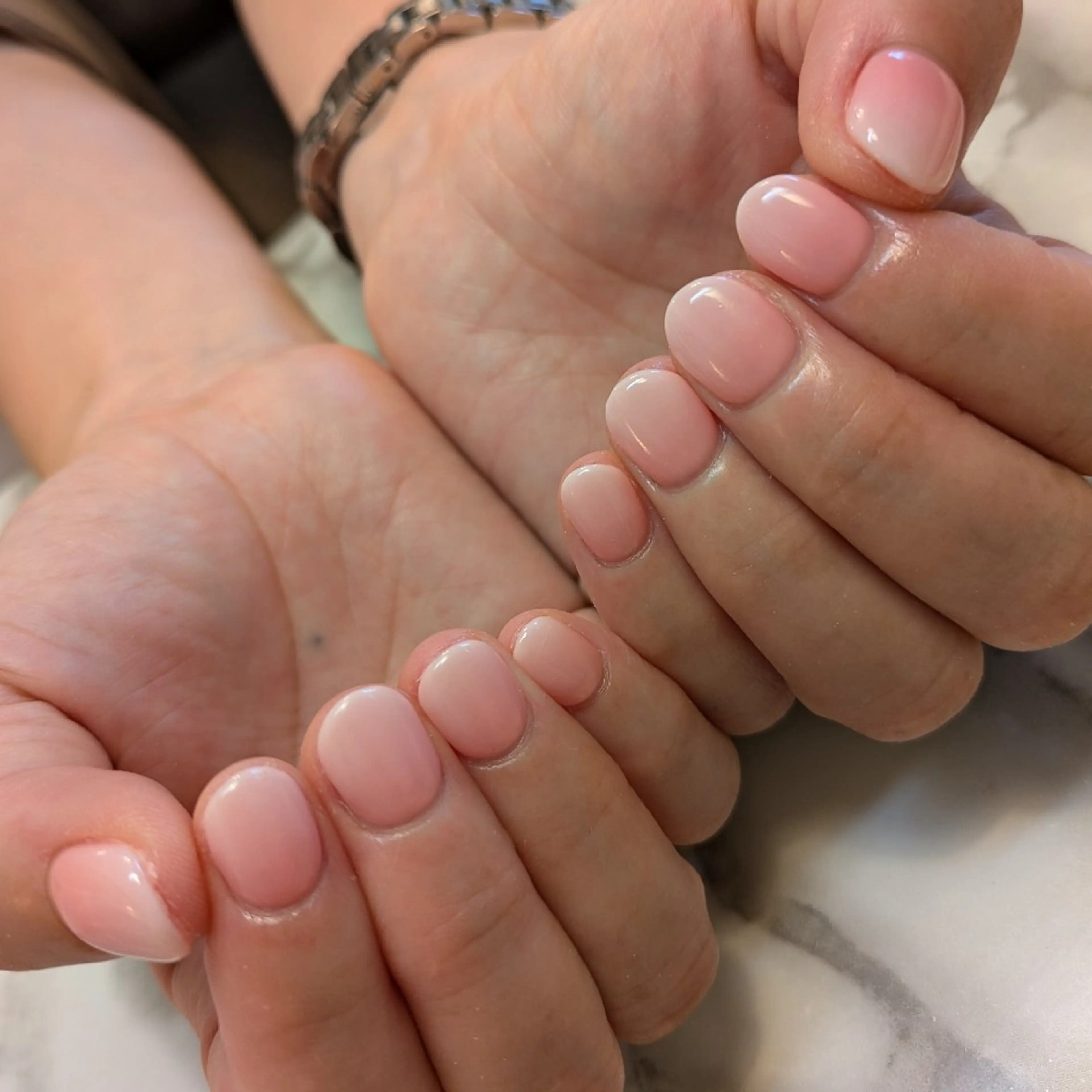 ネイル ジェヌインネイル 河内のネイルデザイン