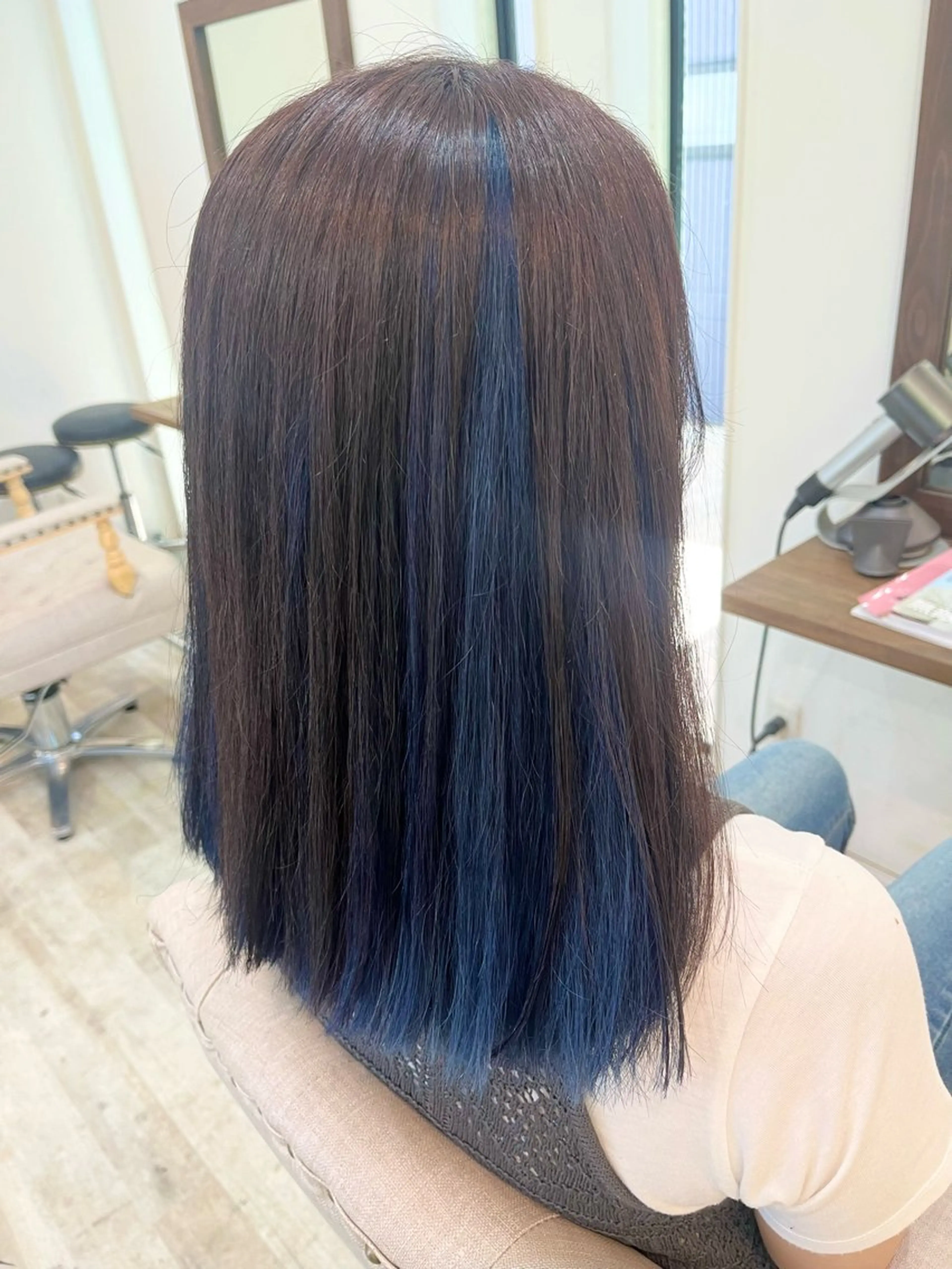 セミロング カラー ambellir 山本伽椰のヘアスタイル