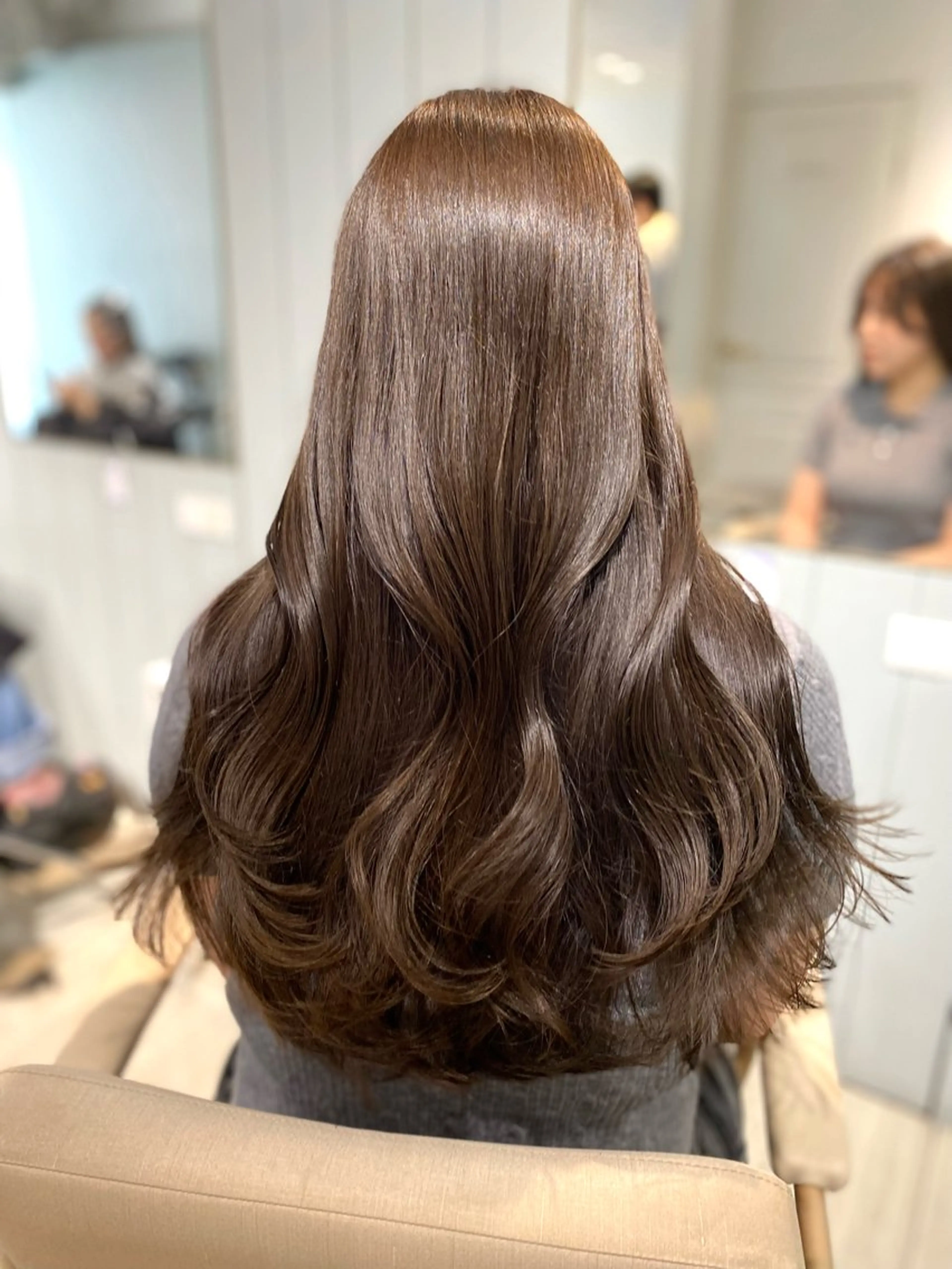 ロング カラー ベージュカラー オリーブベージュ くびれヘア 顔まわりレイヤー 顔周りカット カット ヘアカラー トリートメント 韓国風レイヤーカット 💎髪質改善"yuiのヘアスタイル