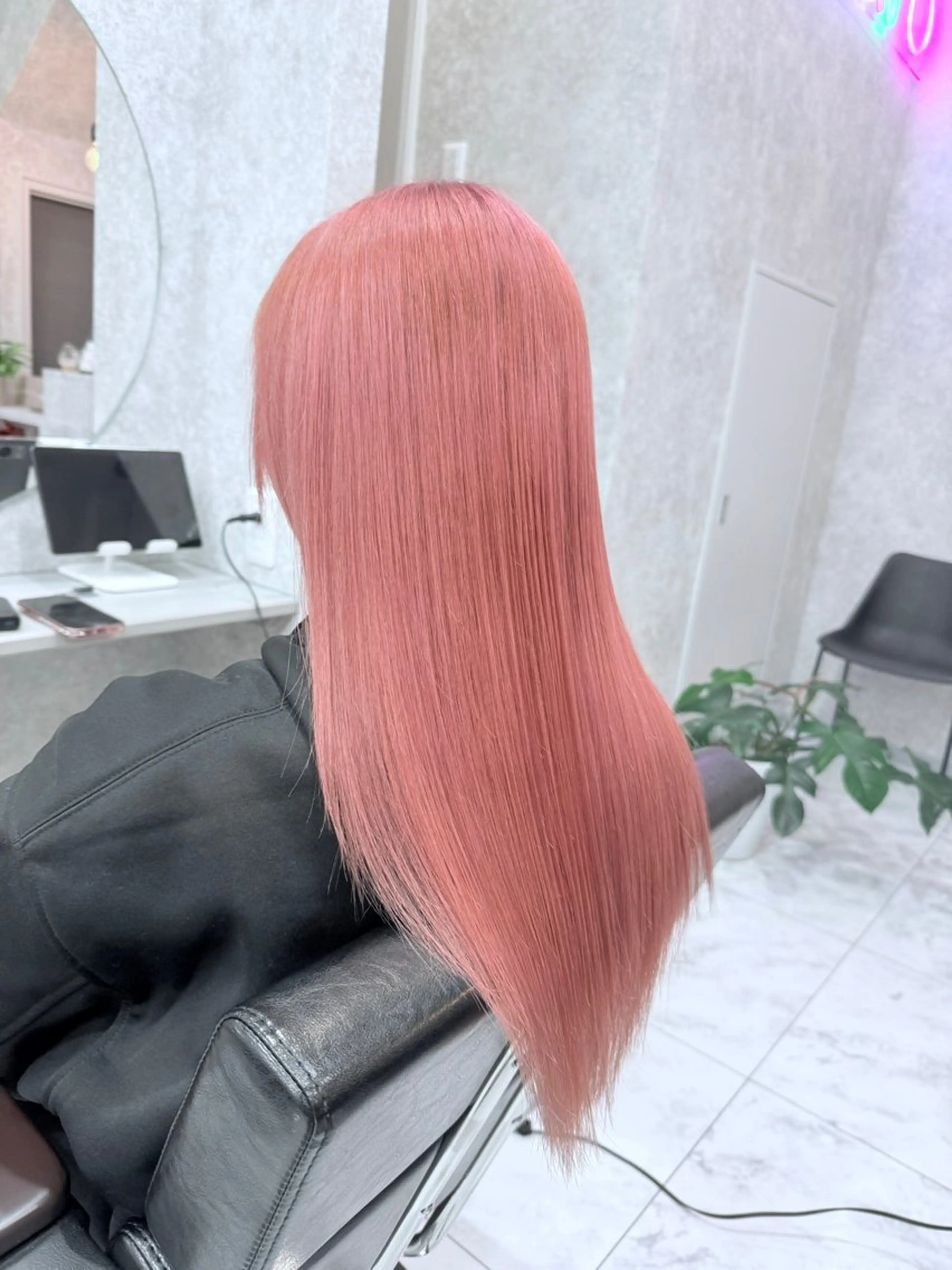 カラー ブリーチ ケアブリーチ デザインカラー ダブルカラー ハイトーンカラー ヘアカラー 🌈派手髪ハイトーン 🌈鈴木亮太🌈のヘアスタイル