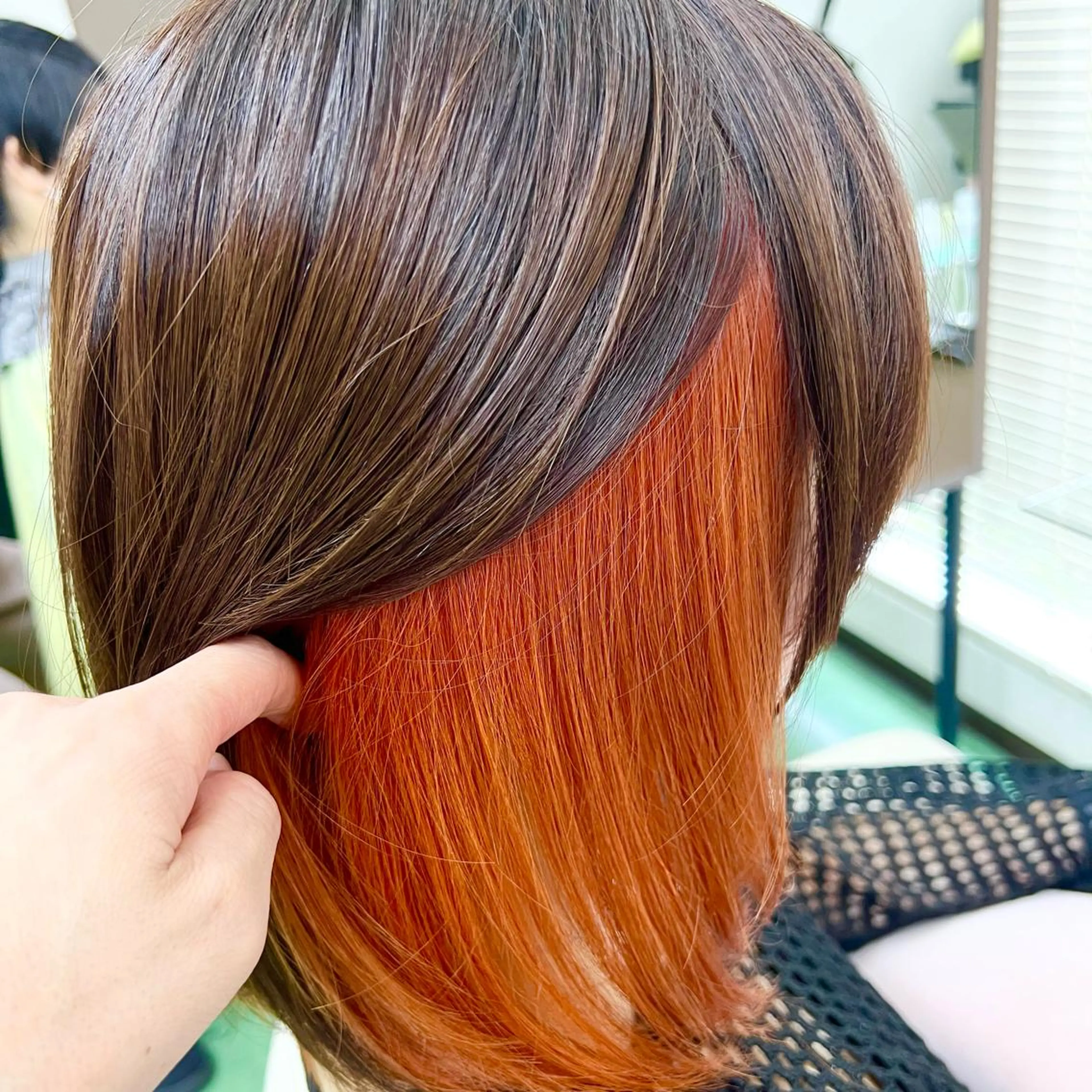 ミディアム カラー オレンジ カット ヘアカラー 甲田 豪徳のヘアスタイル