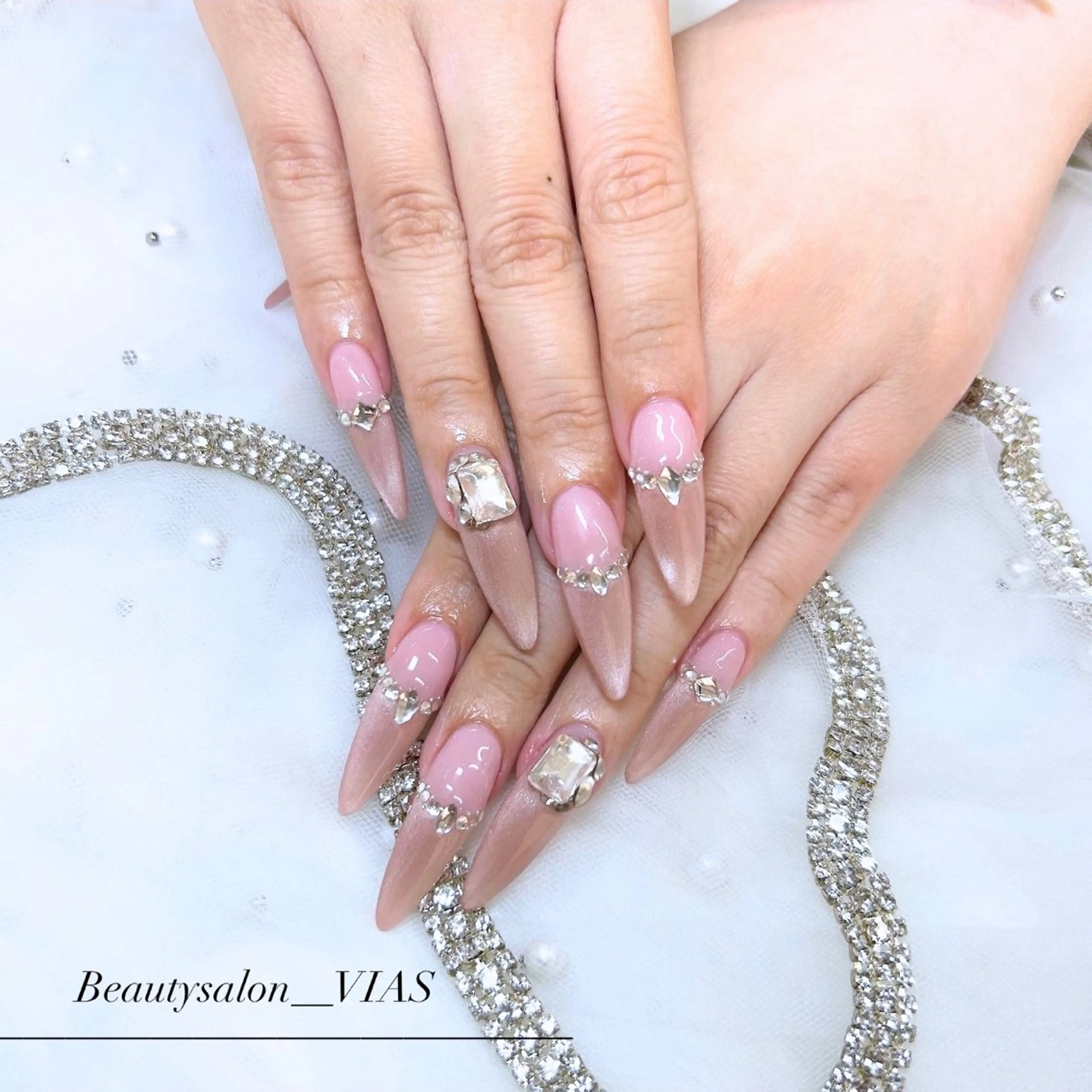 ネイル ハンドネイル VIAS 〜EYE&NAIL〜のネイルデザイン