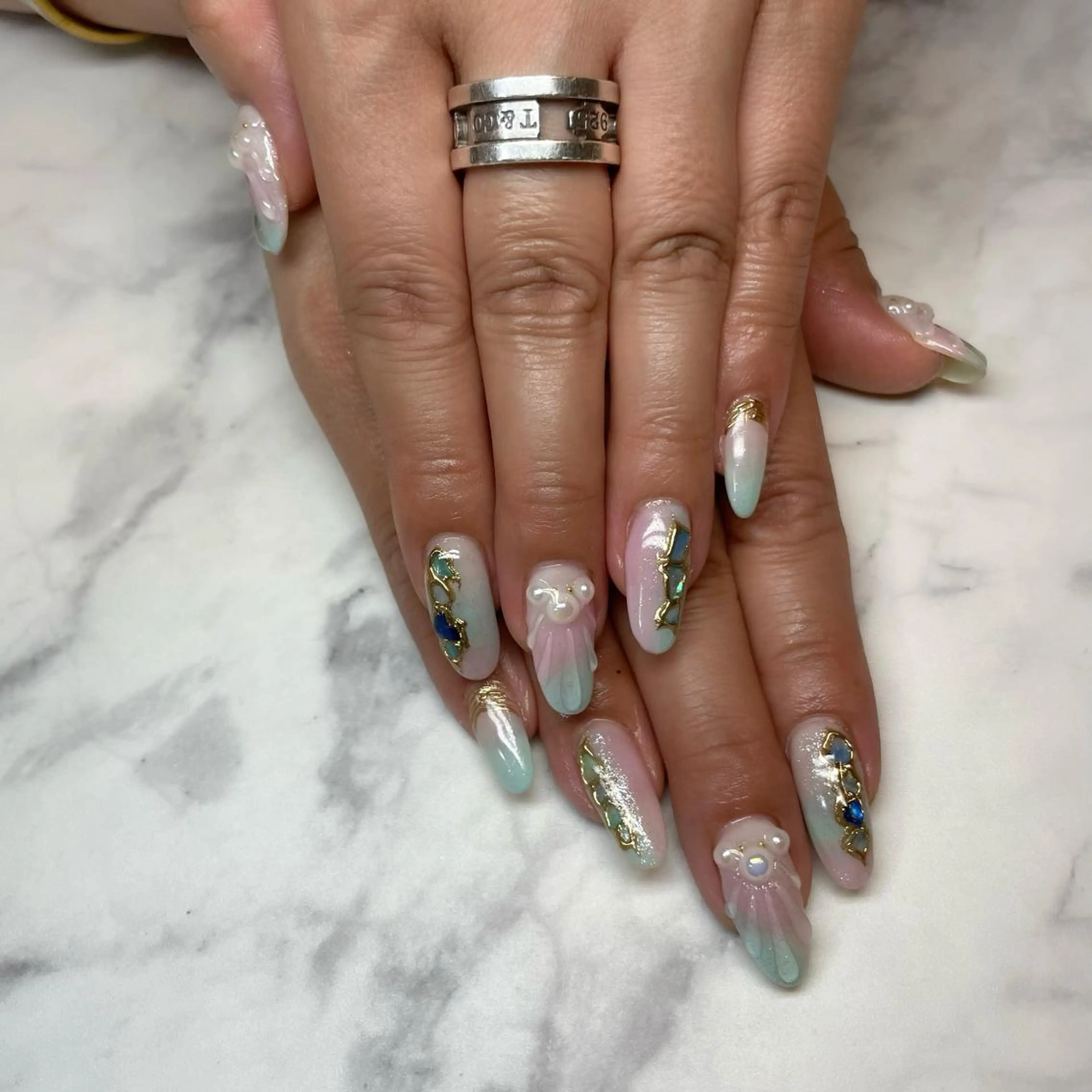 ネイル es nailのネイルデザイン