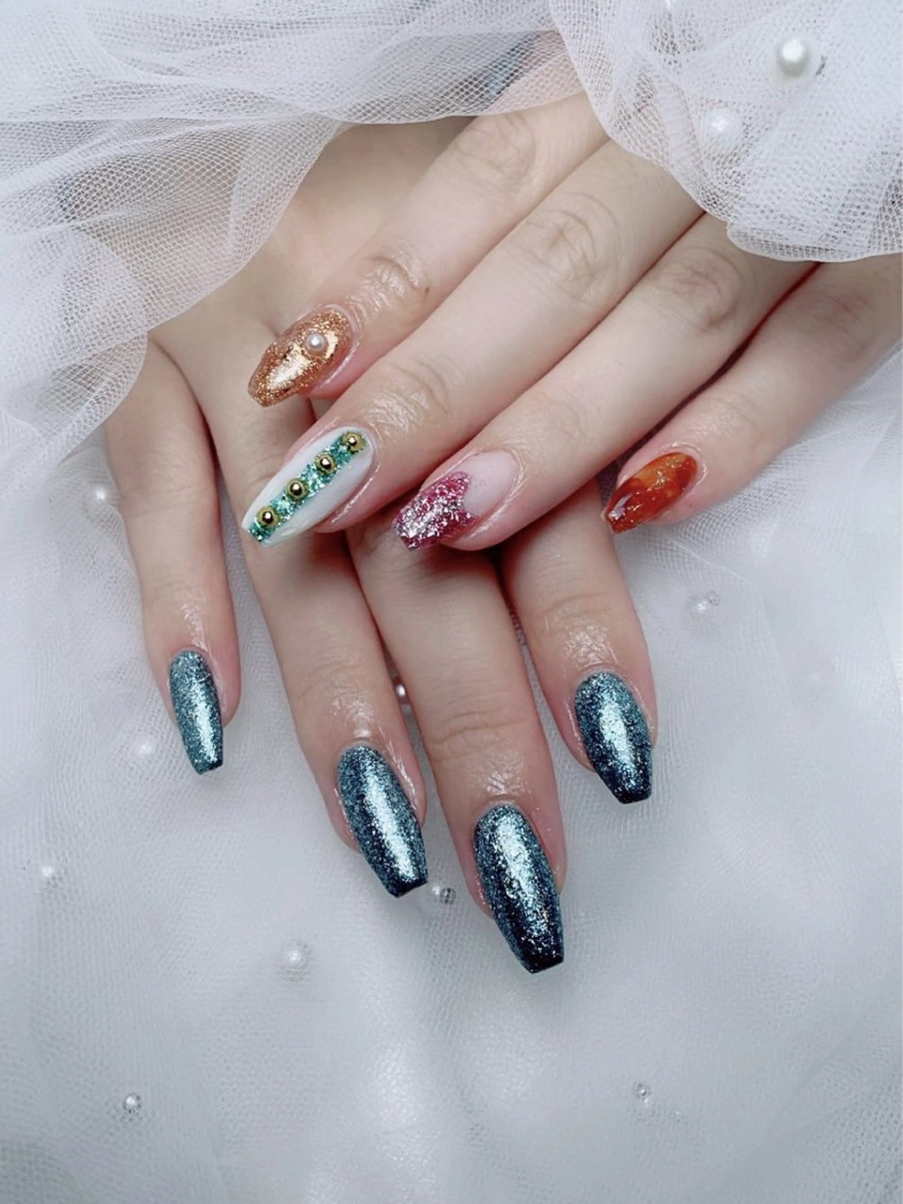 ネイル フレンチネイル ジェルネイル ハート 韓国ネイル マグネットネイル ハンドネイル ネイルサロン lotusのネイルデザイン