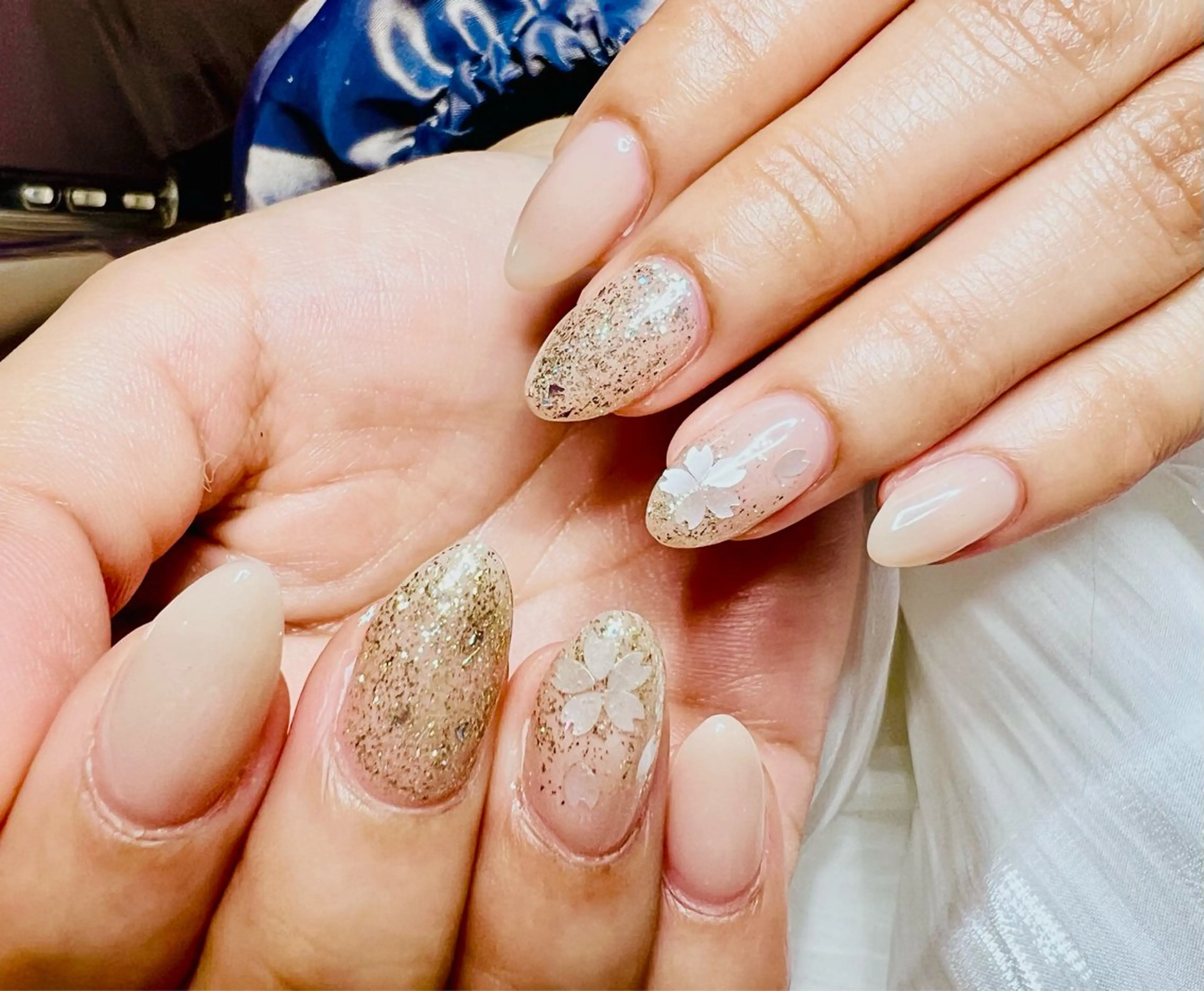 ネイル オーロラネイル クリアネイル 長さ出し フットネイル フレンチネイル ハンドネイル リボン、ガーリー パーツ放題専門店のネイルデザイン