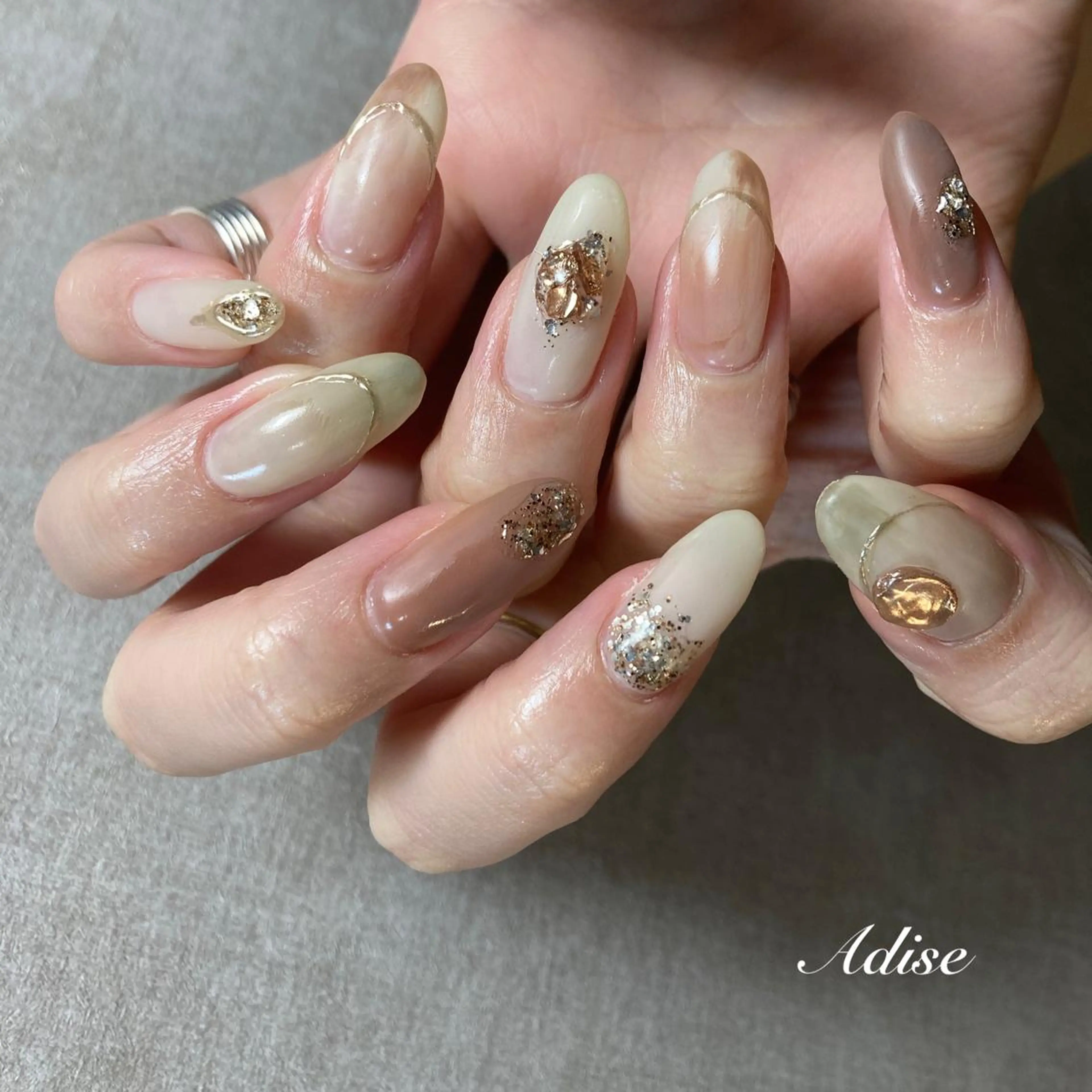ネイル フレンチネイル グラデーション ニュアンスネイル オフィスネイル 第一印象専門サロン ADISEのエステ・リラクイメージ