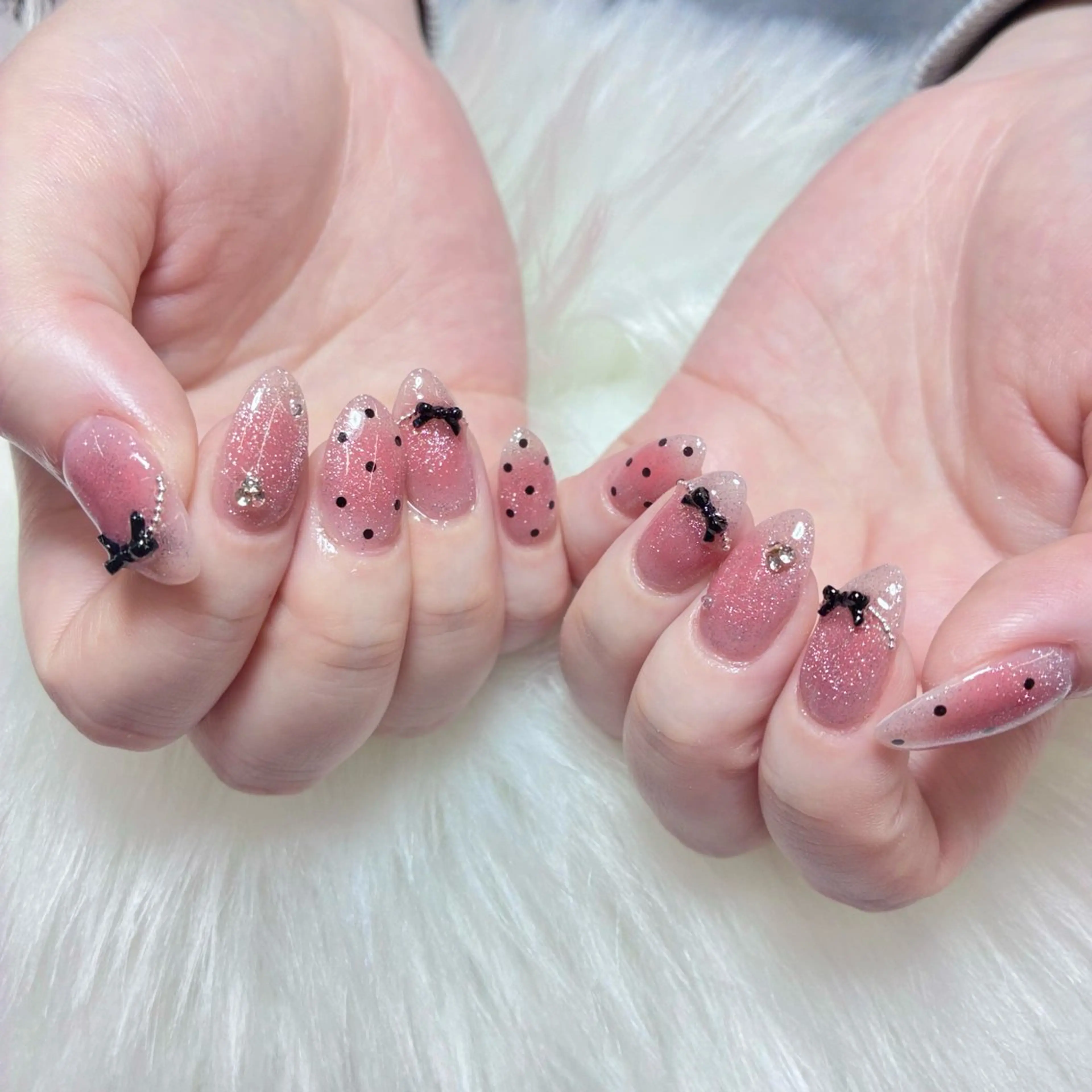 ネイル ジェルネイル キラキラネイル 韓国ネイル 持ち込み パラジェル ハンドネイル ハンドケア Pham Thu Trangのネイルデザイン