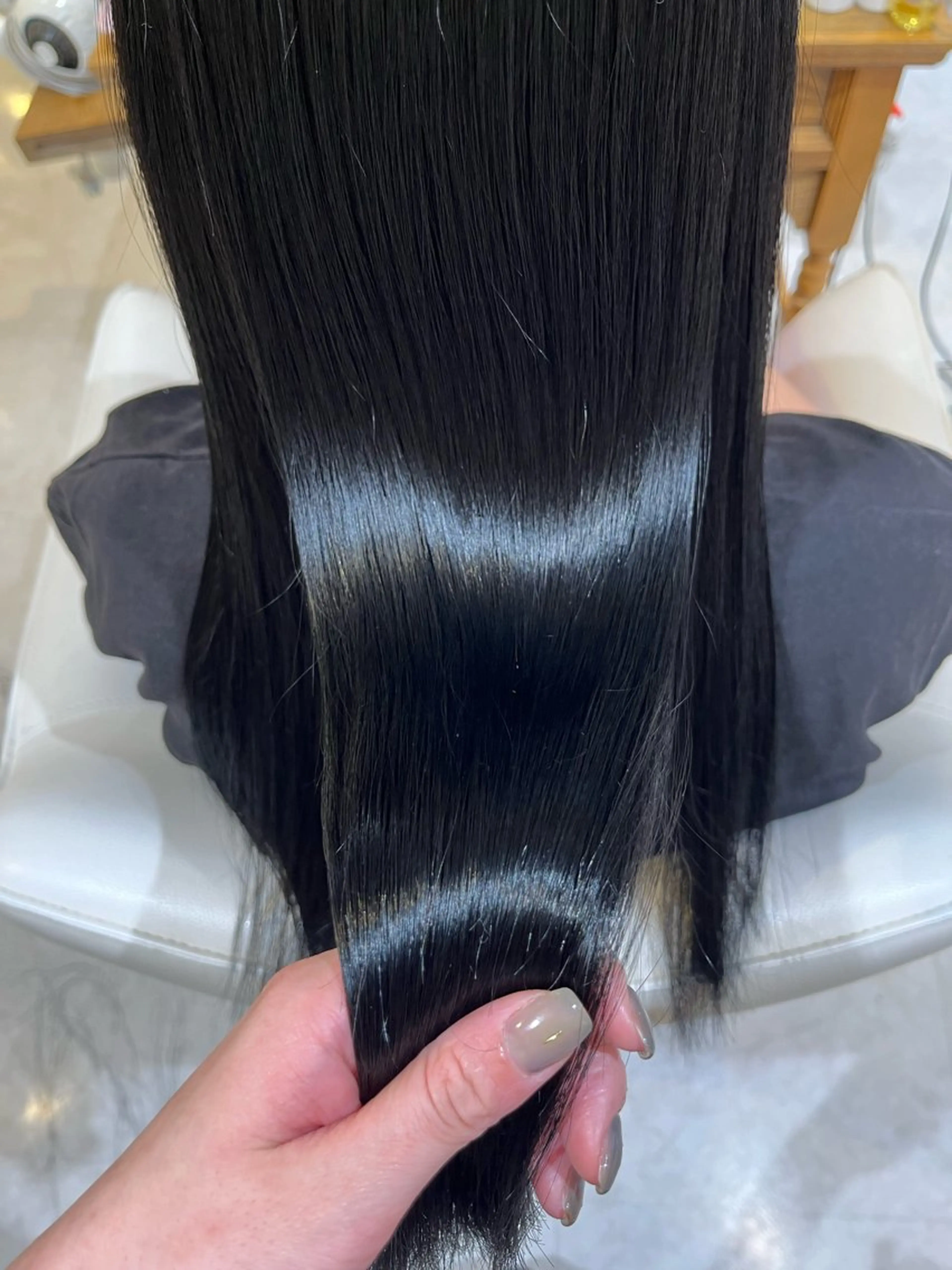 セミロング ヘアカラー 梛木 唯のヘアスタイル