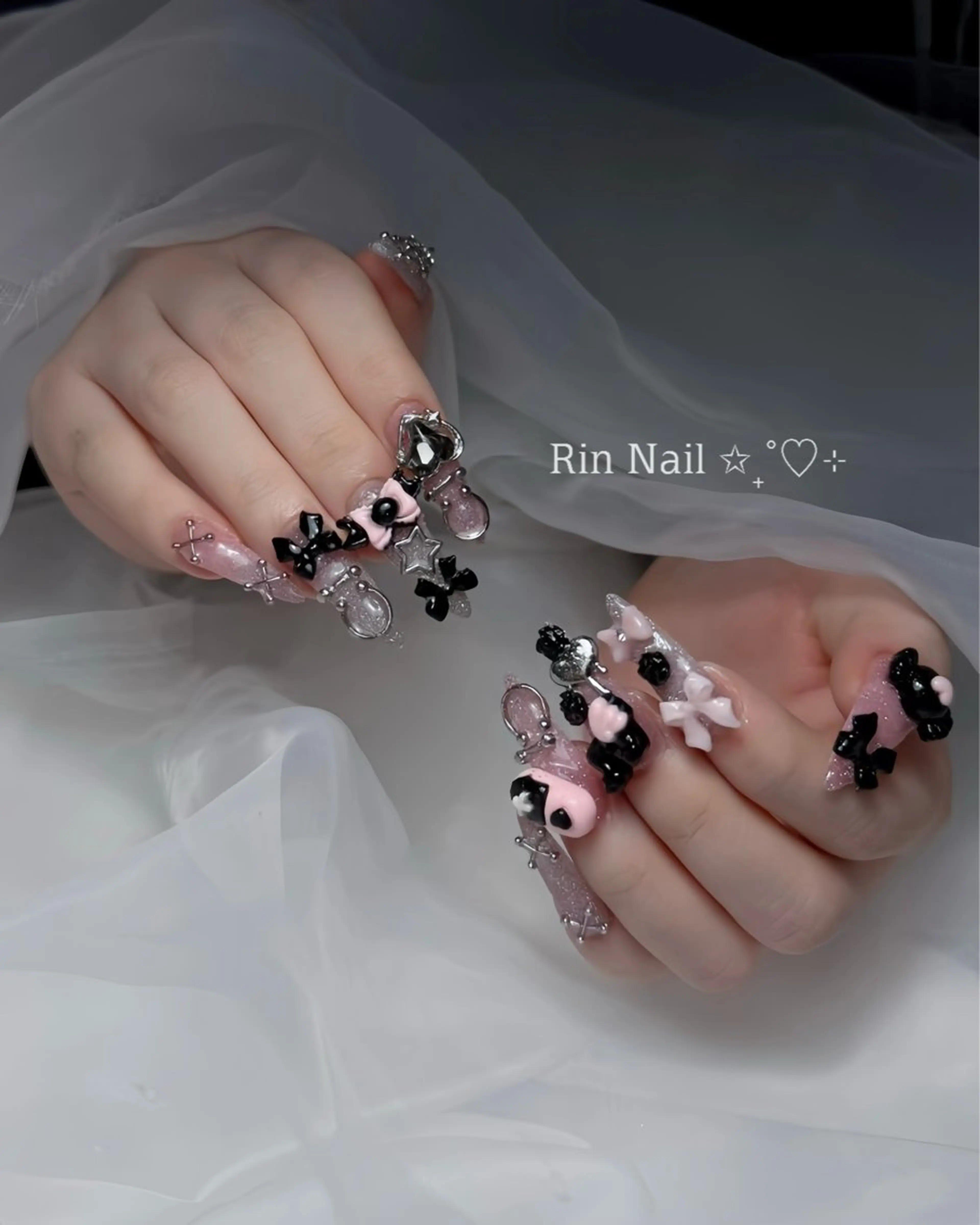 ネイル オーロラネイル ジェルネイル ロングネイル マグネットネイル ミラーネイル ハンドネイル Rin Nail Shinokuboのネイルデザイン