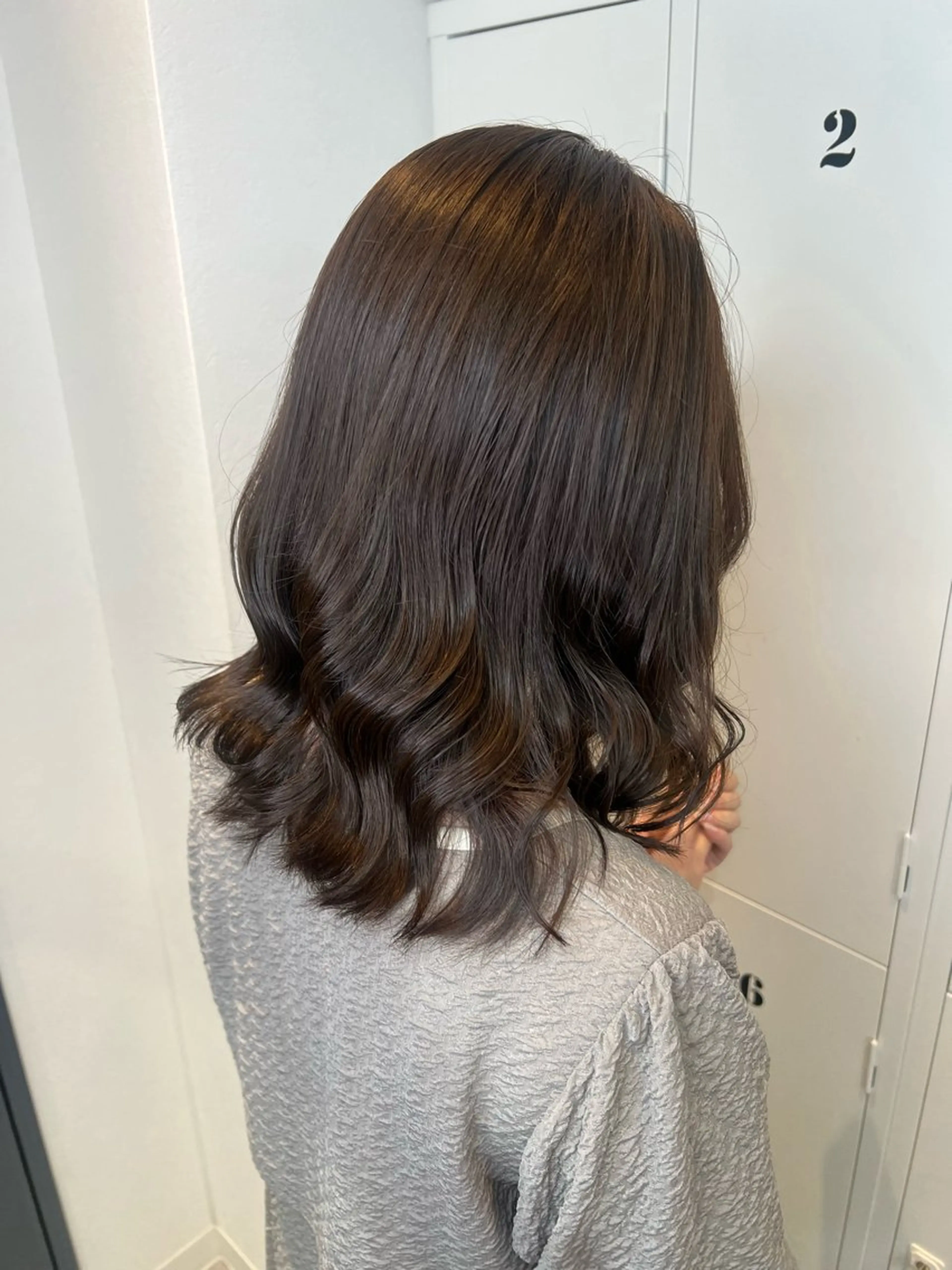 セミロング カラー 透明感カラー グレージュ ショート/ウルフ カットモデル募集のヘアスタイル