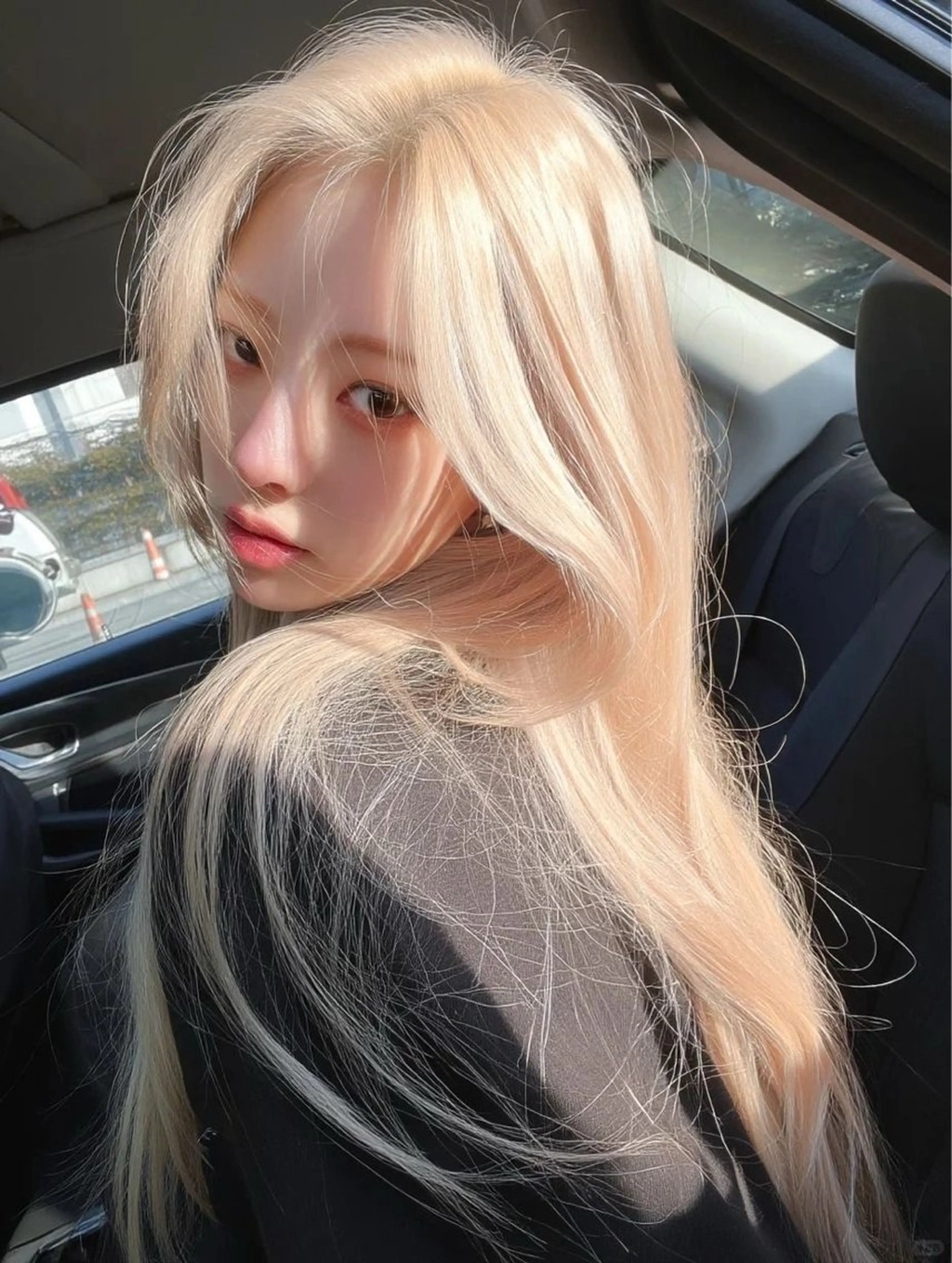 ロング カラー ハイトーンカラー ヘアカラー トリートメント 透明感カラー×艶🤍 🌟YOSHIKIのヘアスタイル