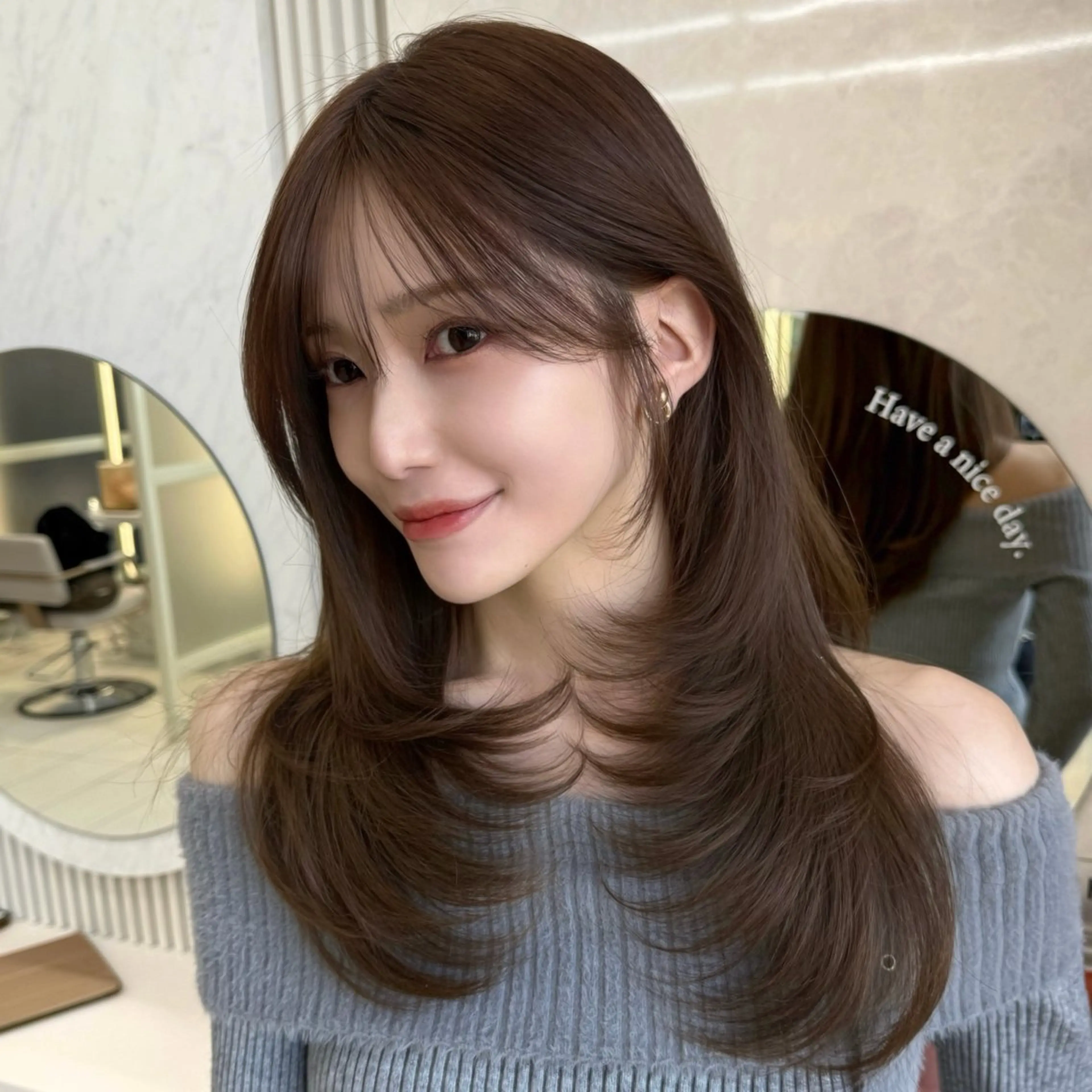 セミロング カラー 似合わせレイヤー/ 透明感カラーのヘアスタイル