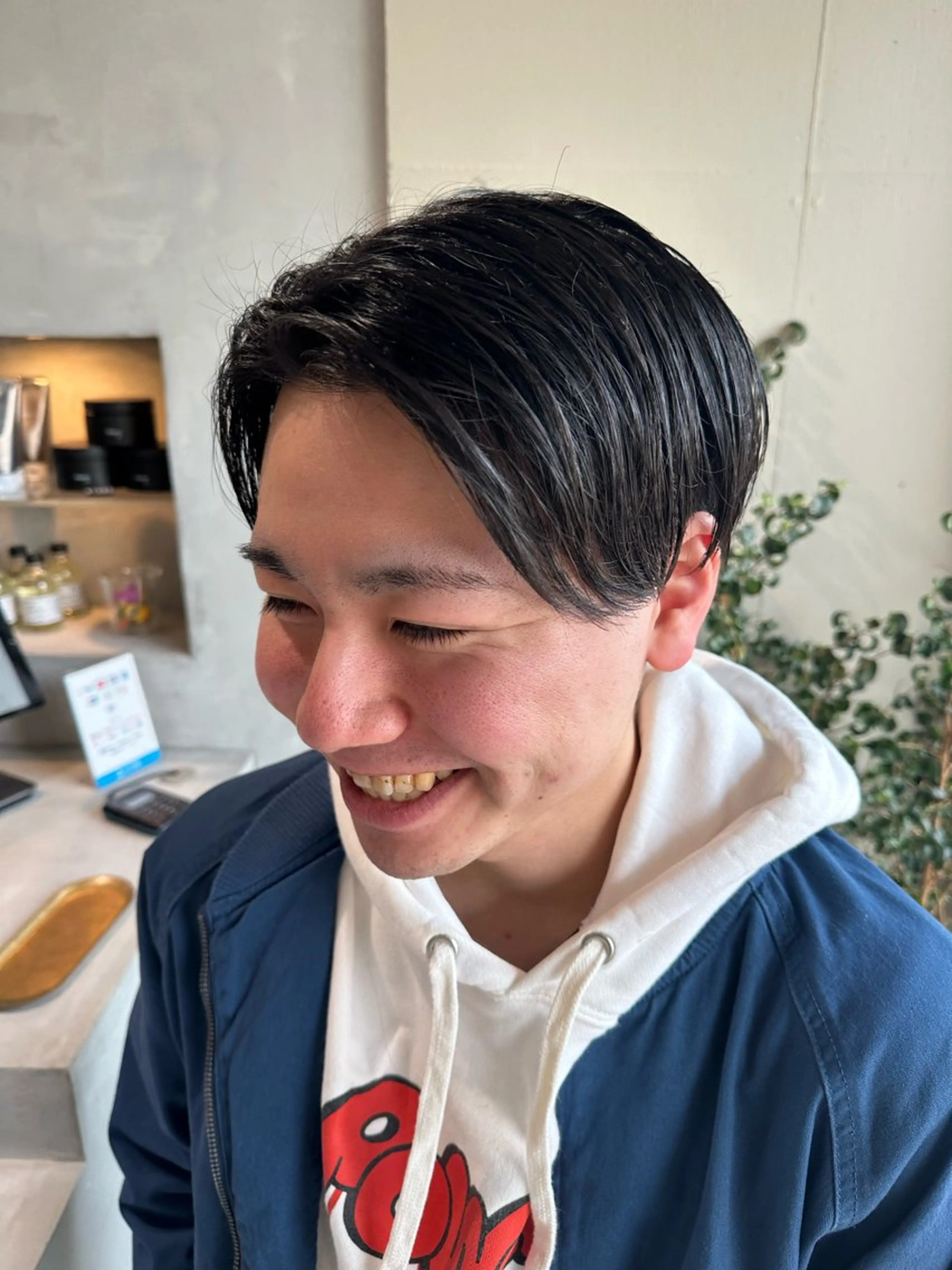 ミディアム 加納 孝也のヘアスタイル