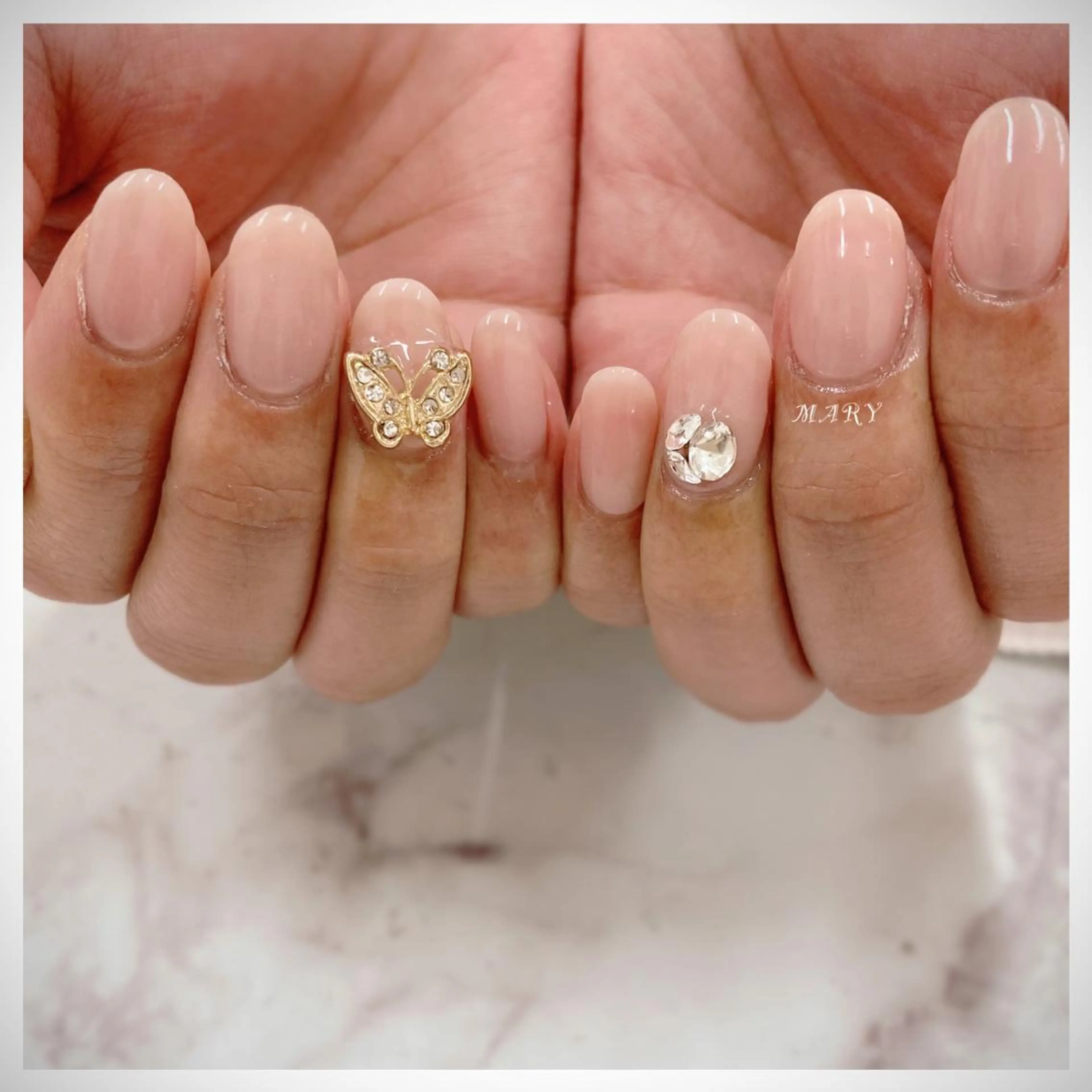 ネイル ニュアンスネイル ワンカラーネイル シンプルネイル 春ネイル ストーンネイル ハンドネイル Mary nail .narumiのネイルデザイン