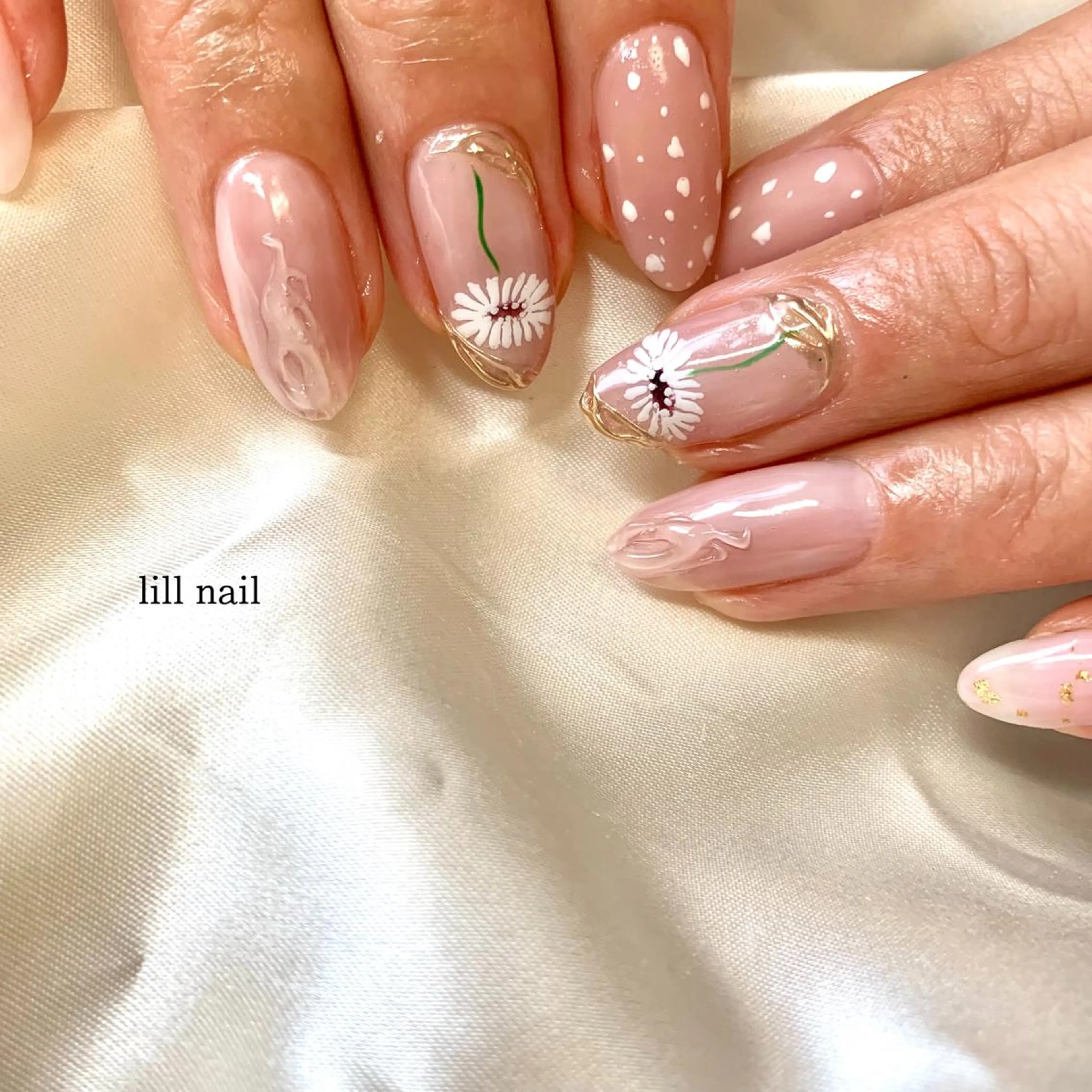 ミディアム pllia beautyのネイルデザイン