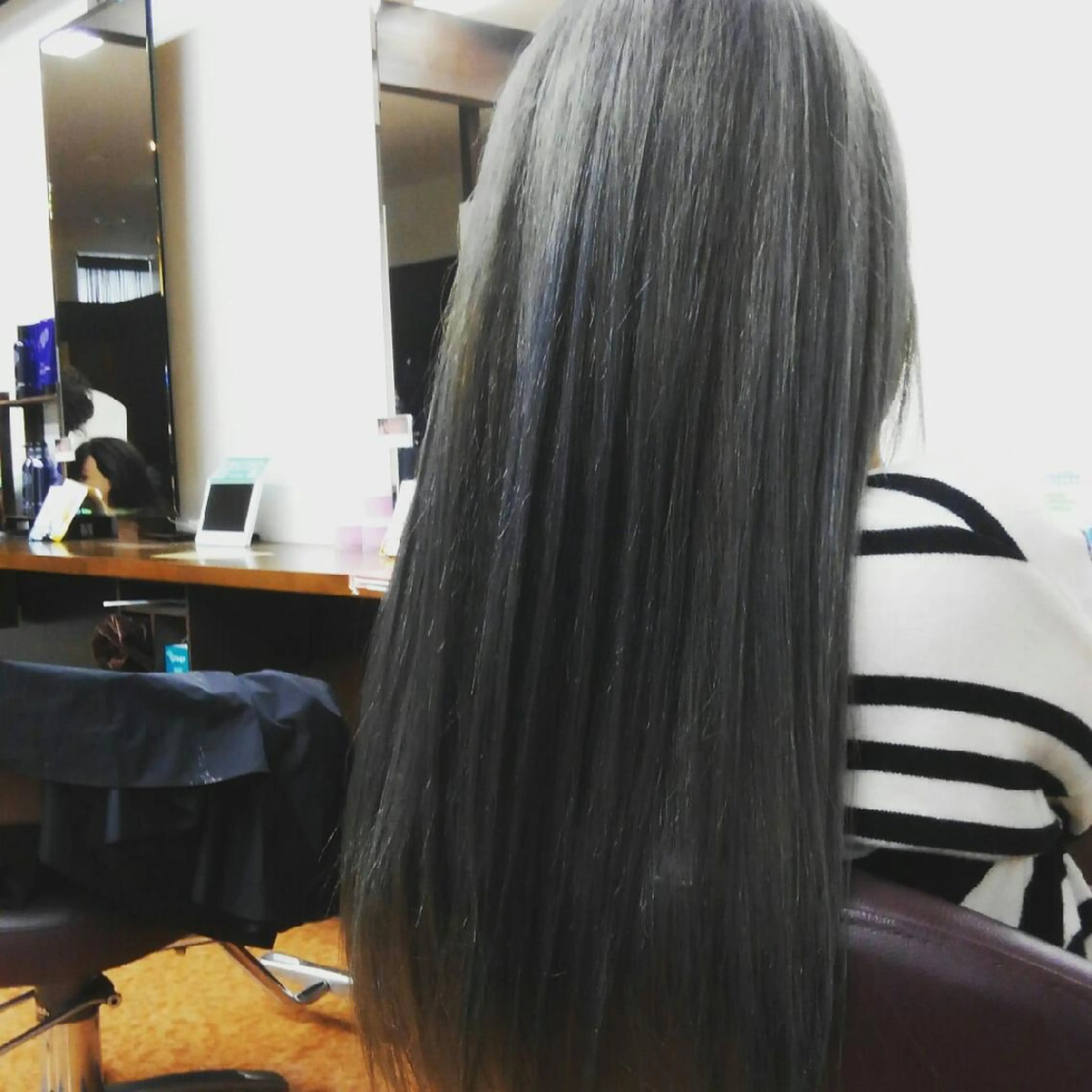 カラー ライブトレア YOSHIKIのヘアスタイル