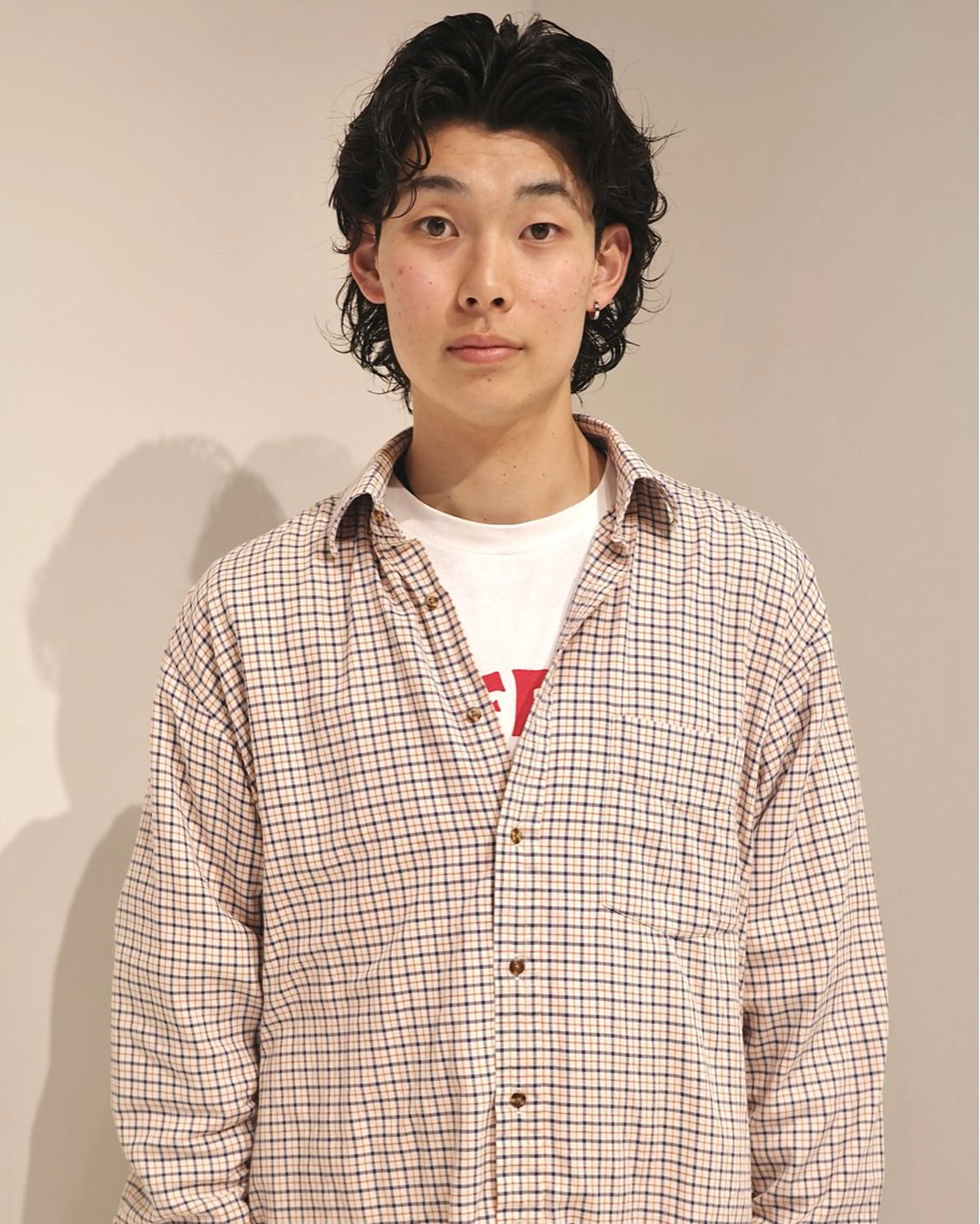 ショート パーマ メンズ センターパート メンズパーマ メンズショート メンズウルフカット ショートヘア カット パーマ (h)wim ウィムのヘアスタイル