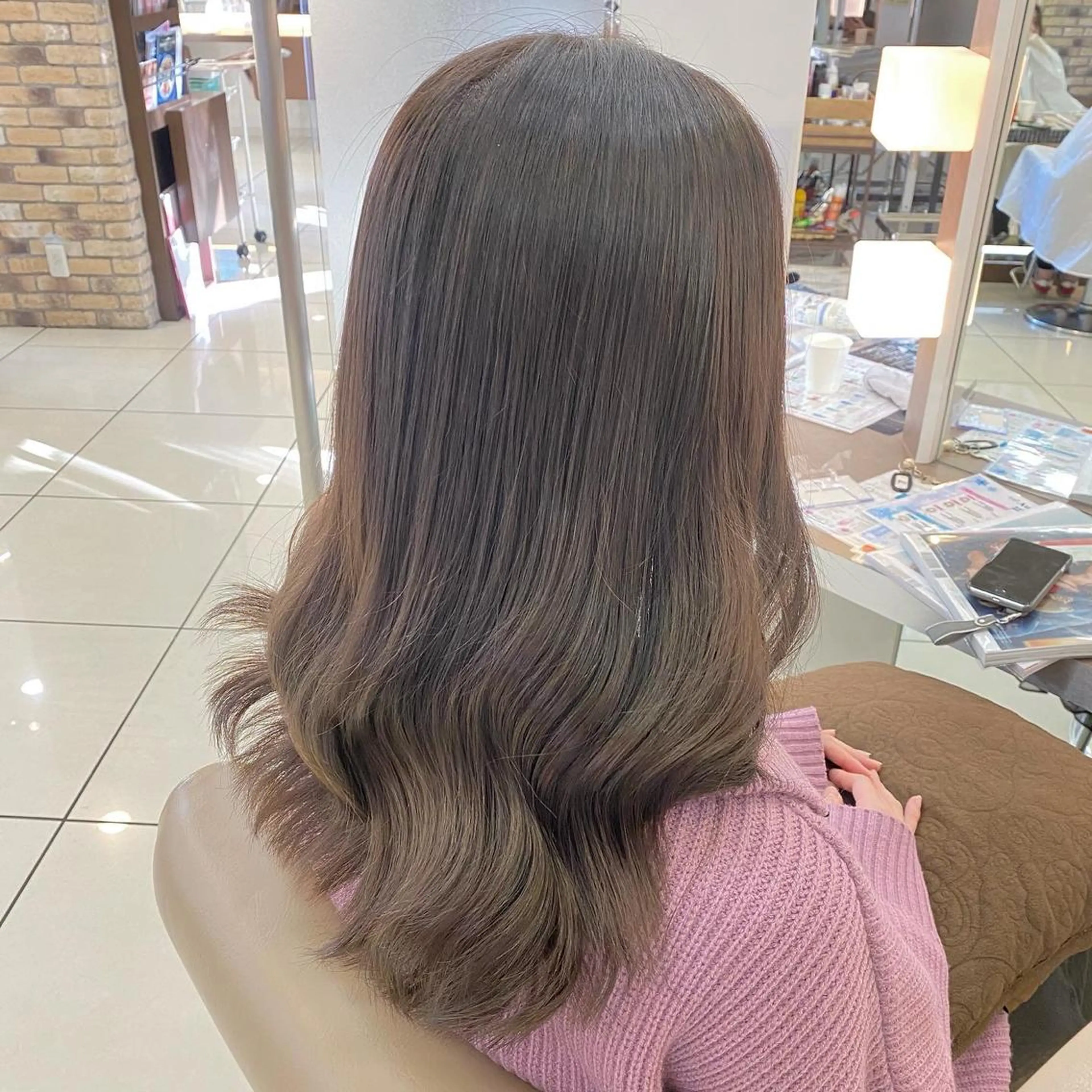 セミロング カラー シールエクステ✨️韓 国羽エクステ🪽和希のヘアスタイル