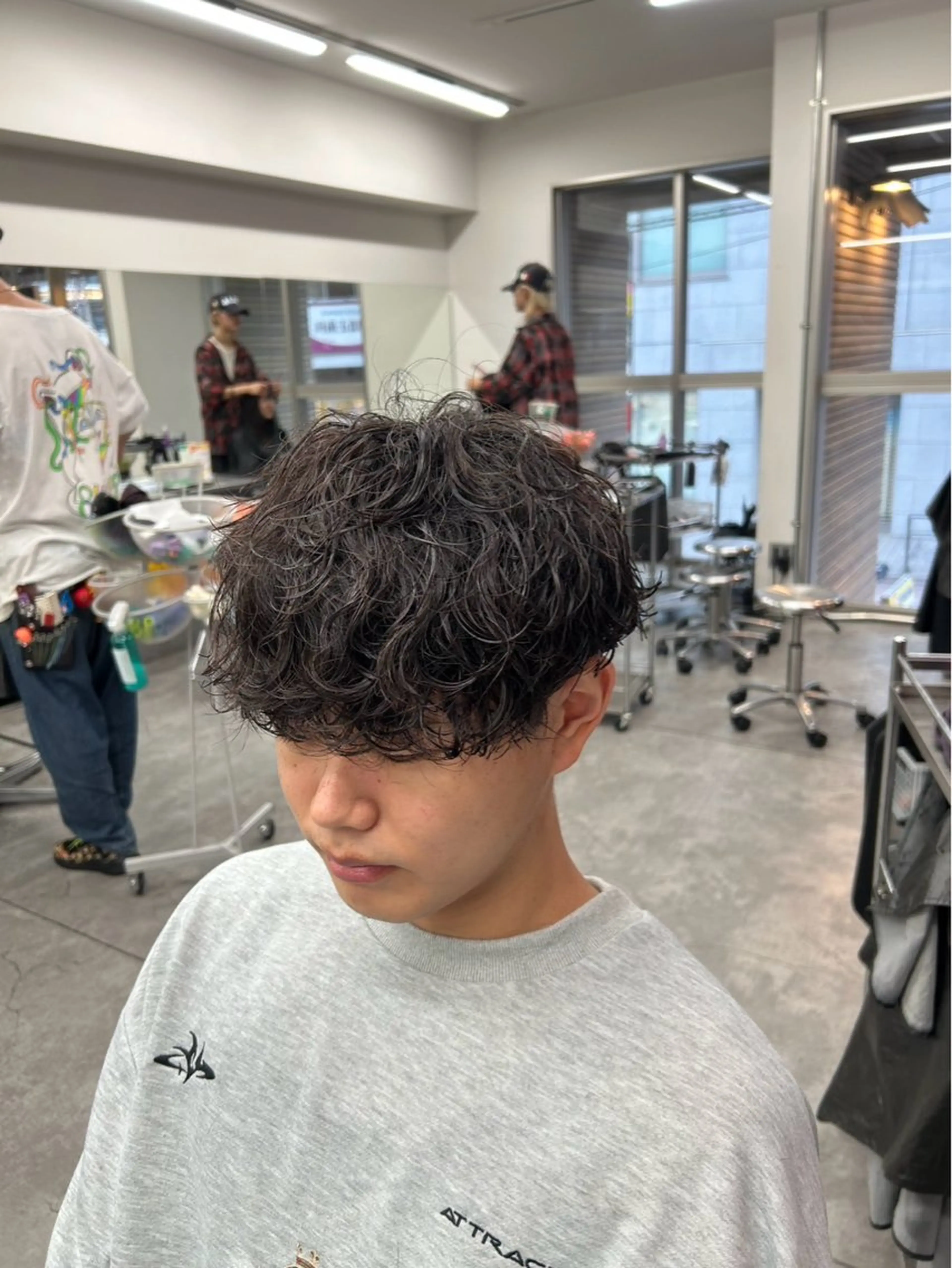 【緩めが好きな方必見🔥】メンズカット＋シャドウパーマ⚡️#韓国ヘア#波巻き#スパイラル#ニュアンスの写真