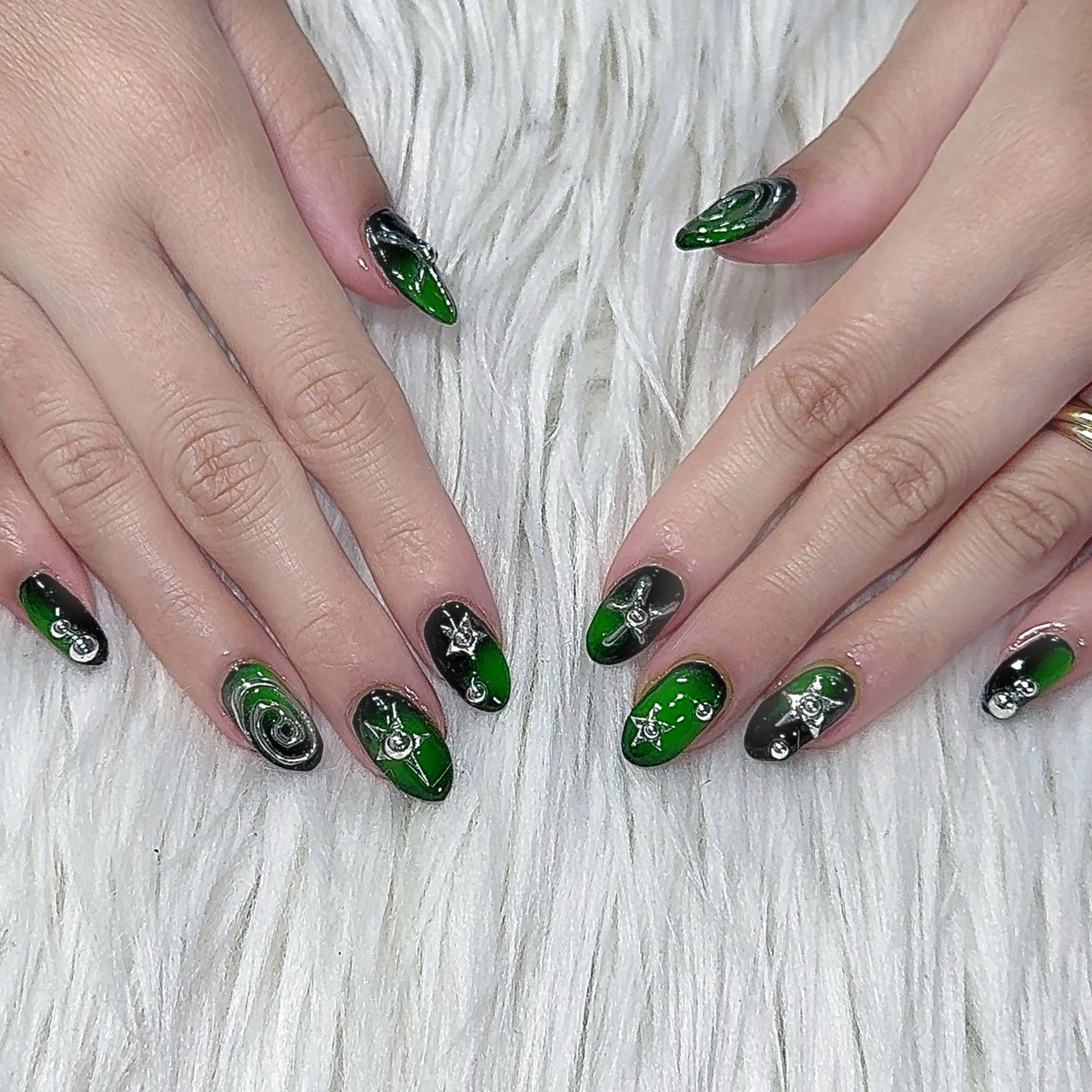 ネイル ハンドネイル 黒川 実祐のネイルデザイン