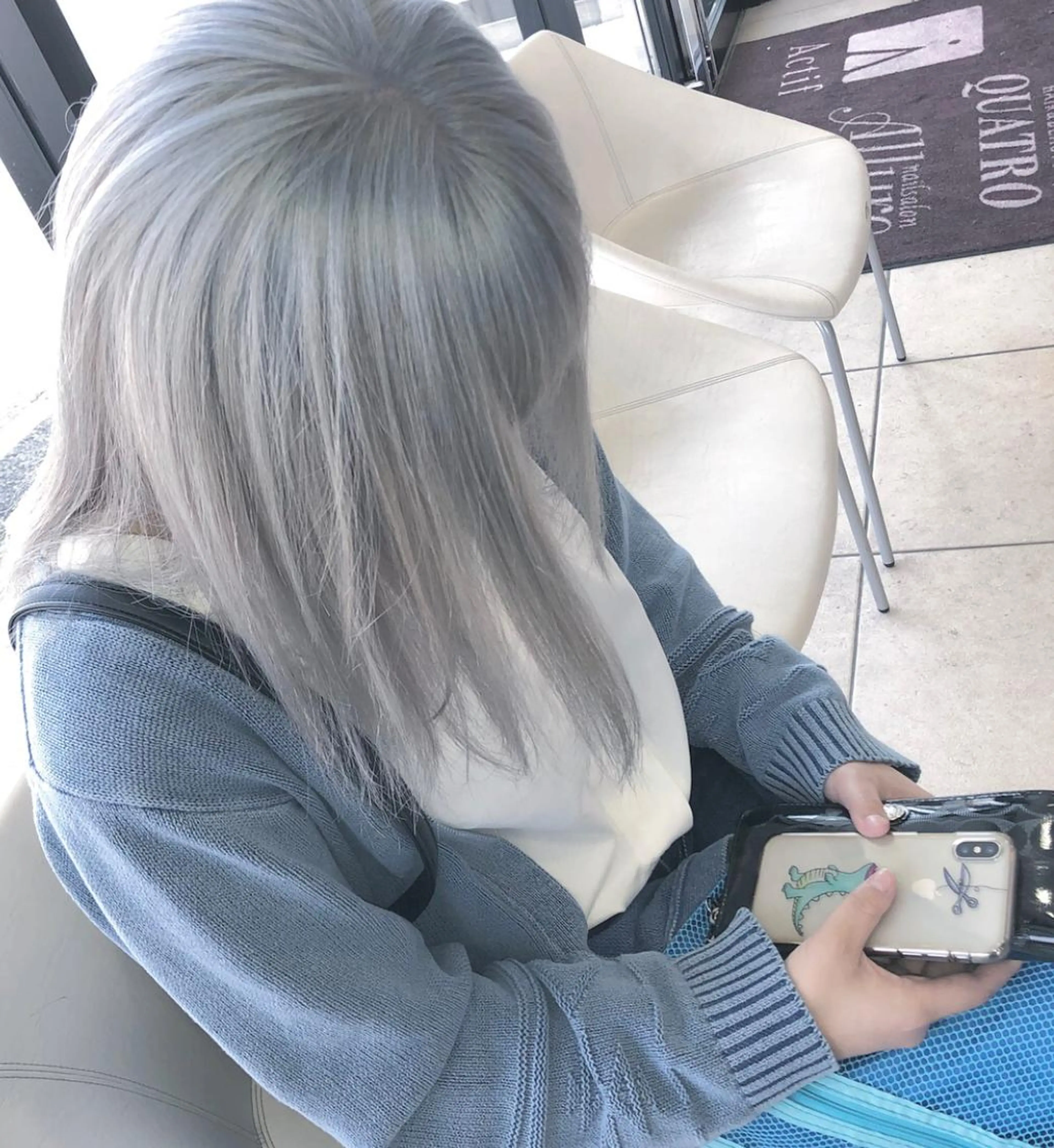 ミディアム カラー ブリーチ 手塚 亮汰のヘアスタイル