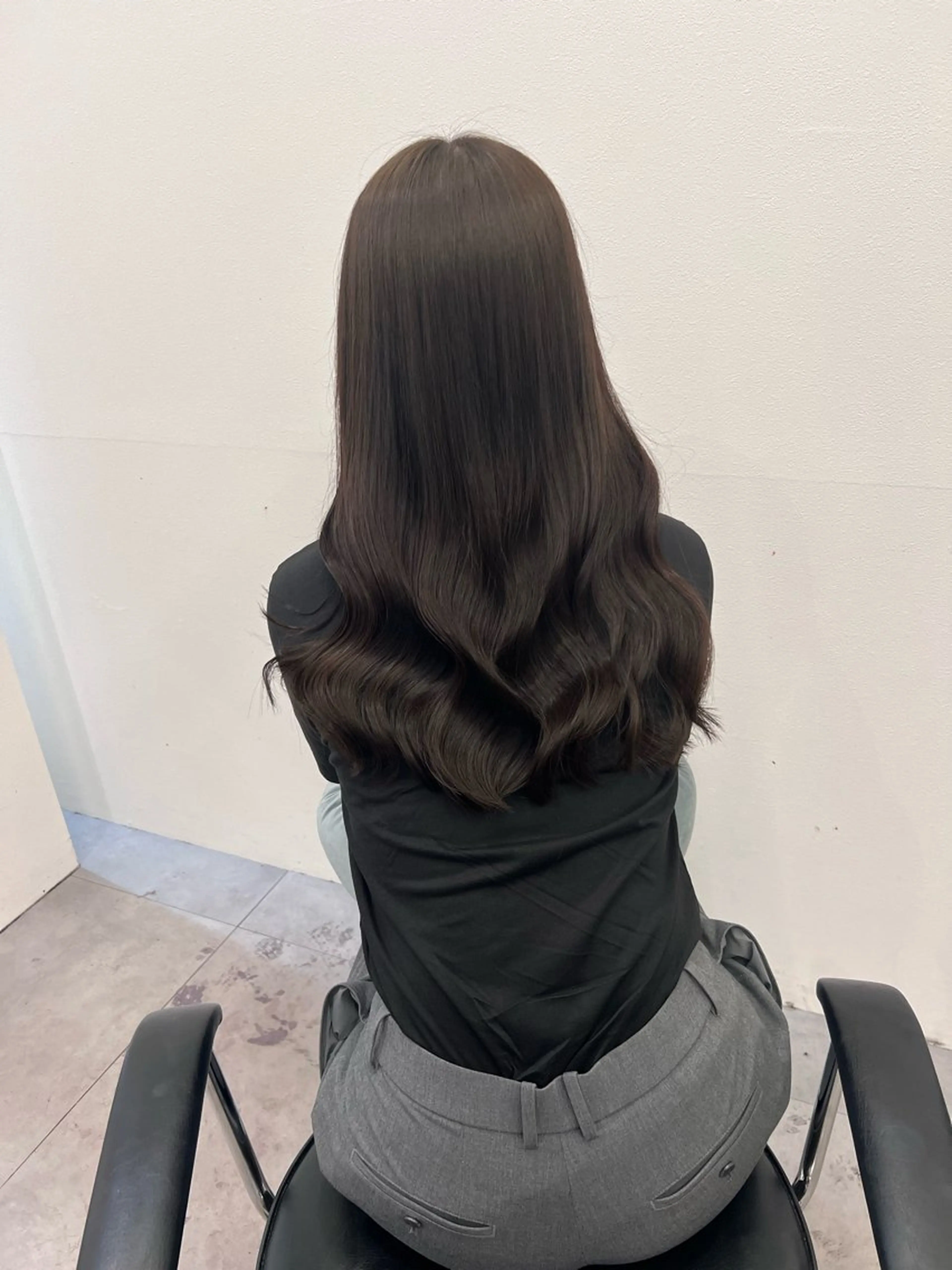 セミロング しゅういち/赤み消し カラー特化のヘアスタイル