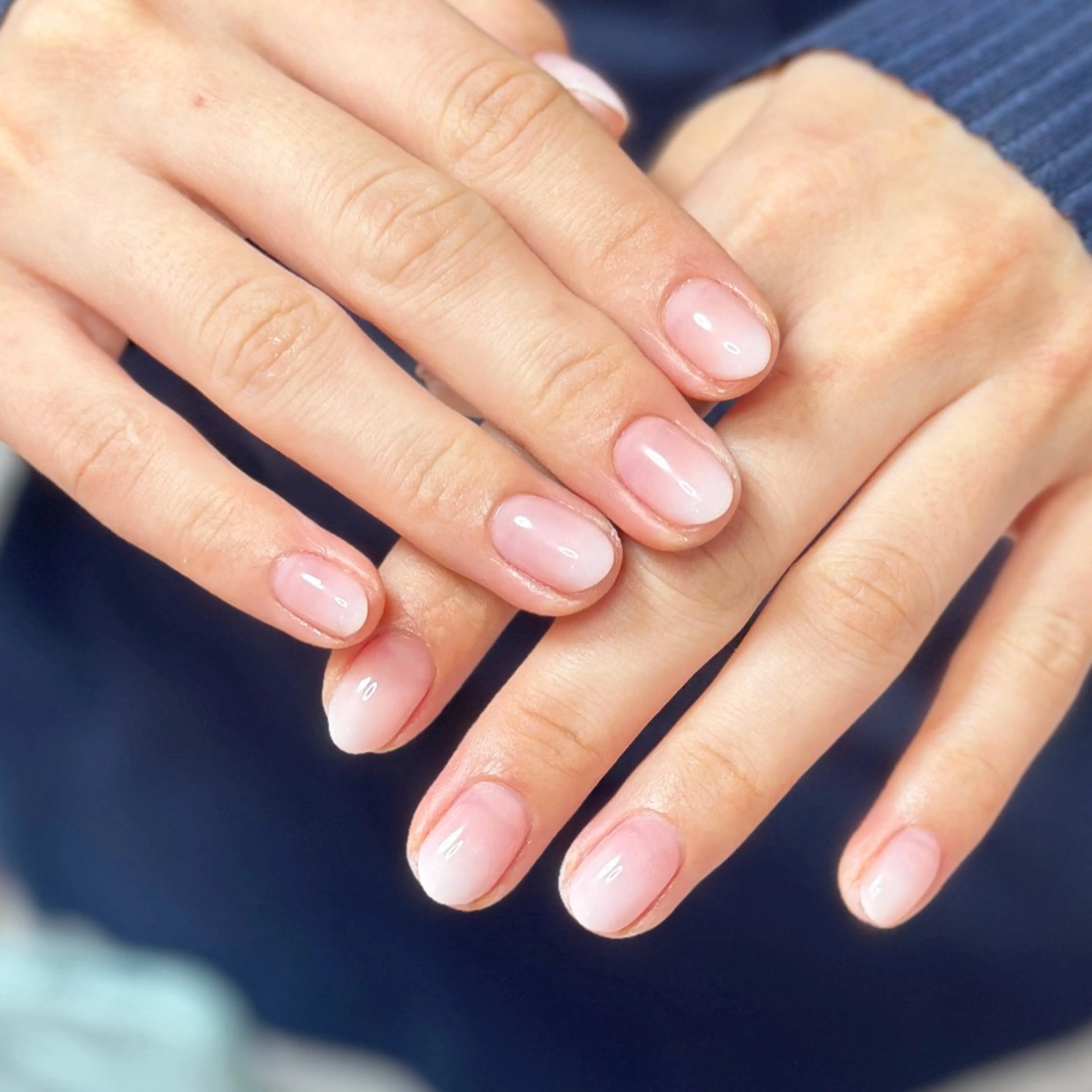 ネイル アートネイル オーロラネイル チークネイル フレンチネイル ガラスフレンチ 🎀YooLi Nail salonのネイルデザイン